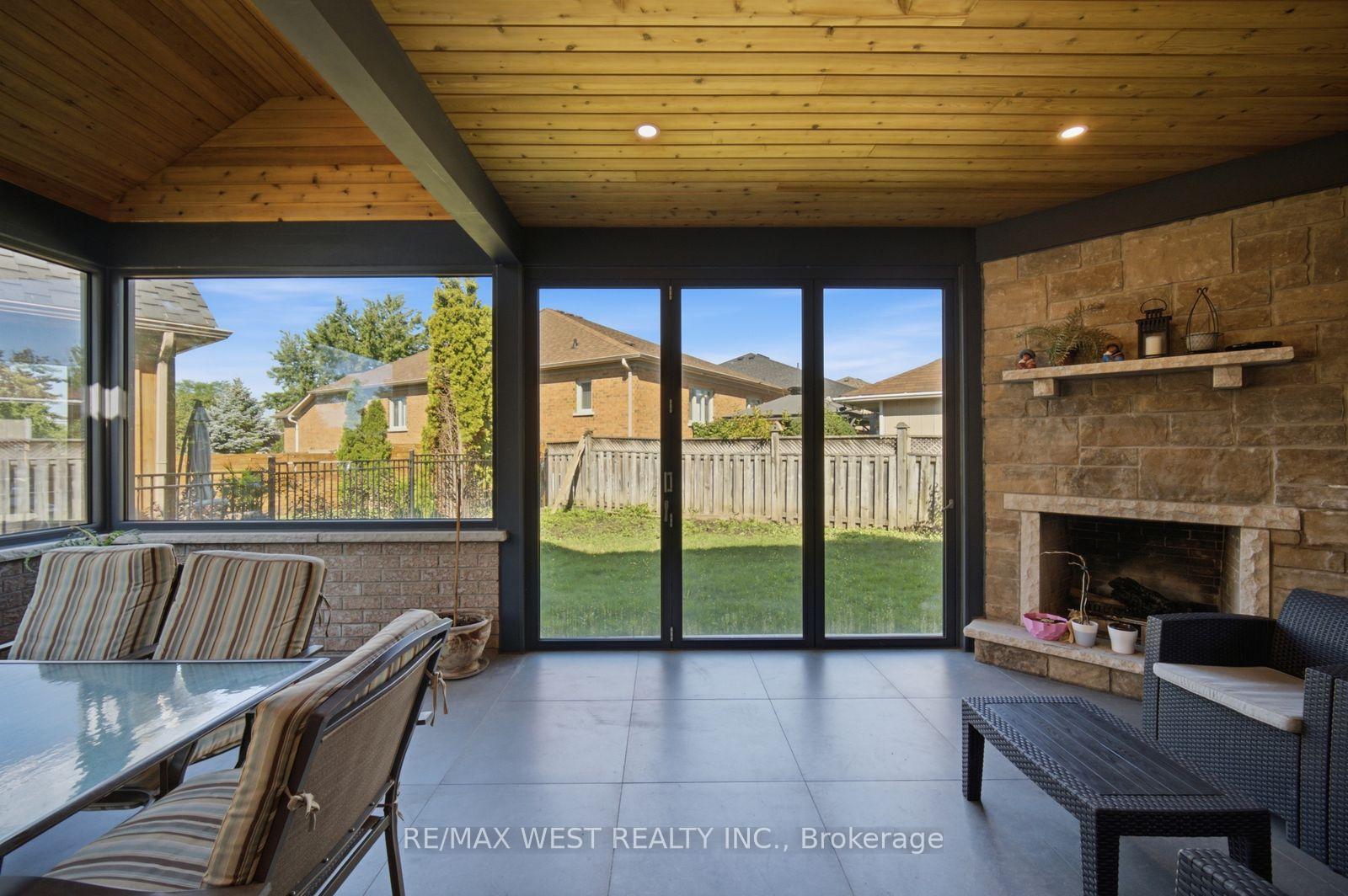 Photo 43 of 65 Burnhaven Avenue, Vaughan, Maple — HOMEH