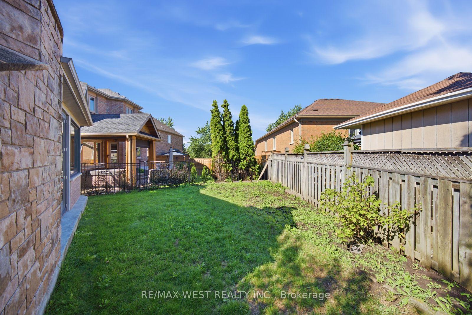 Photo 50 of 65 Burnhaven Avenue, Vaughan, Maple — HOMEH