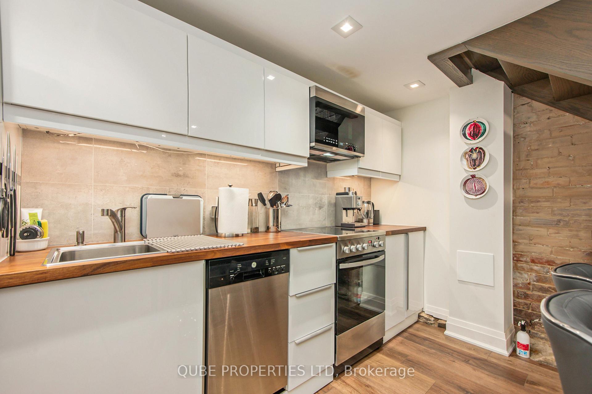 Photo 2 of Unit C, 116 Cartier Street, Ottawa, Ottawa Centre/Golden Triangle — HOMEH