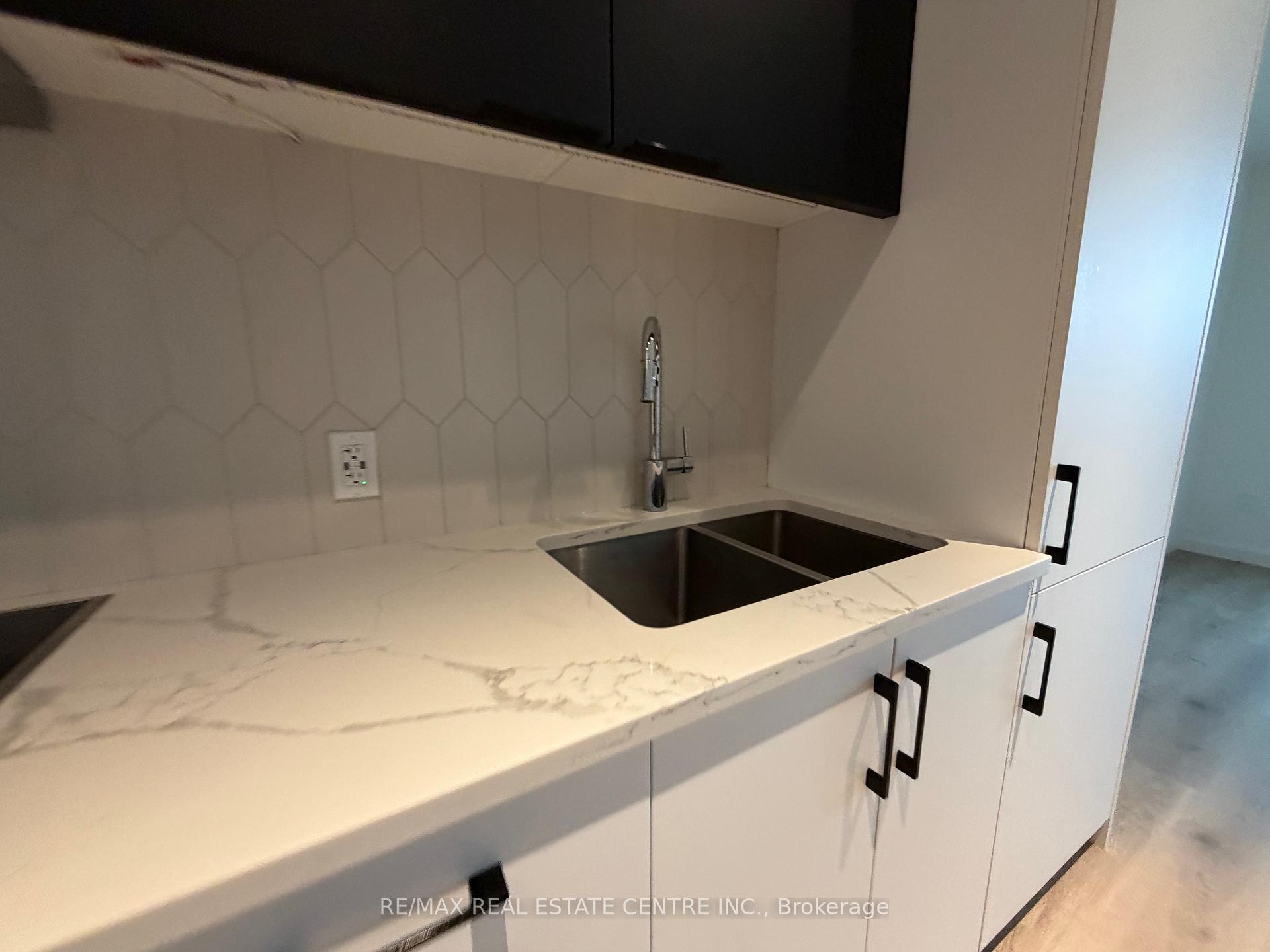 Photo 15 of Unit 301, 741 King Street W, Kitchener, KW Hospital — HOMEH