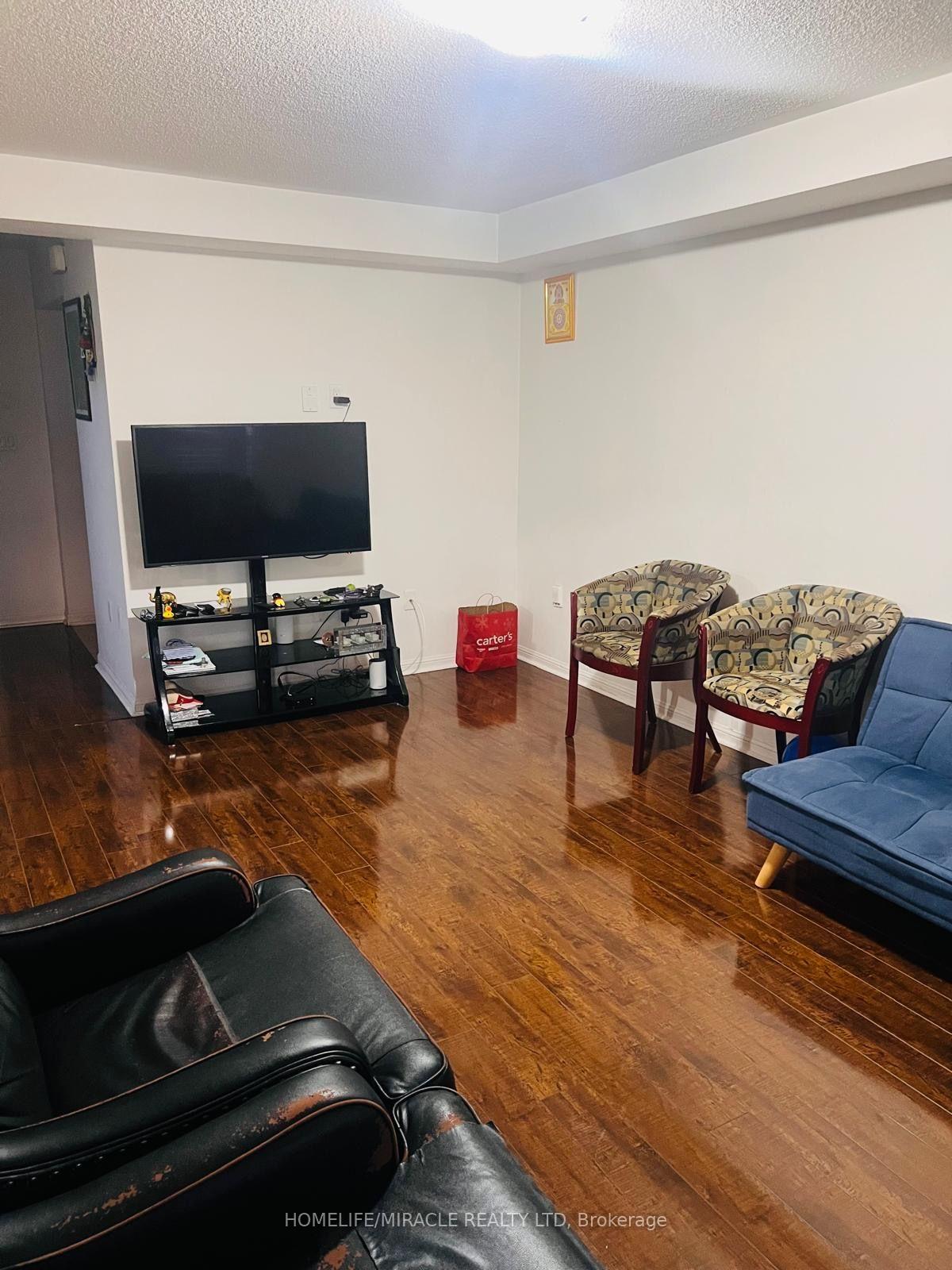 Photo 3 of Unit Upper Main, 17 Agricola Road, Brampton, Northwest Brampton — HOMEH