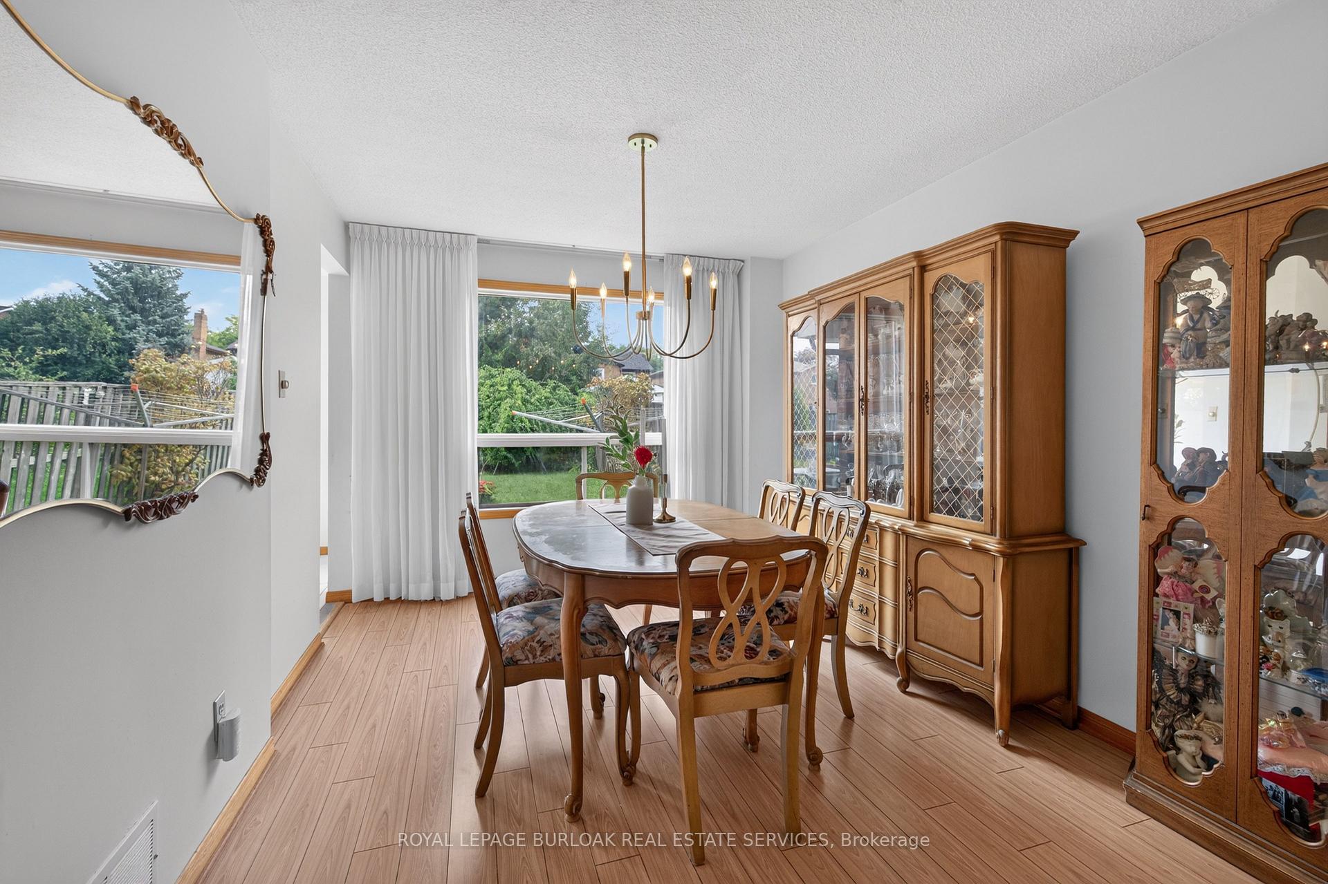 Photo 11 of 888 Messenger Meadow Drive, Mississauga, Creditview — HOMEH