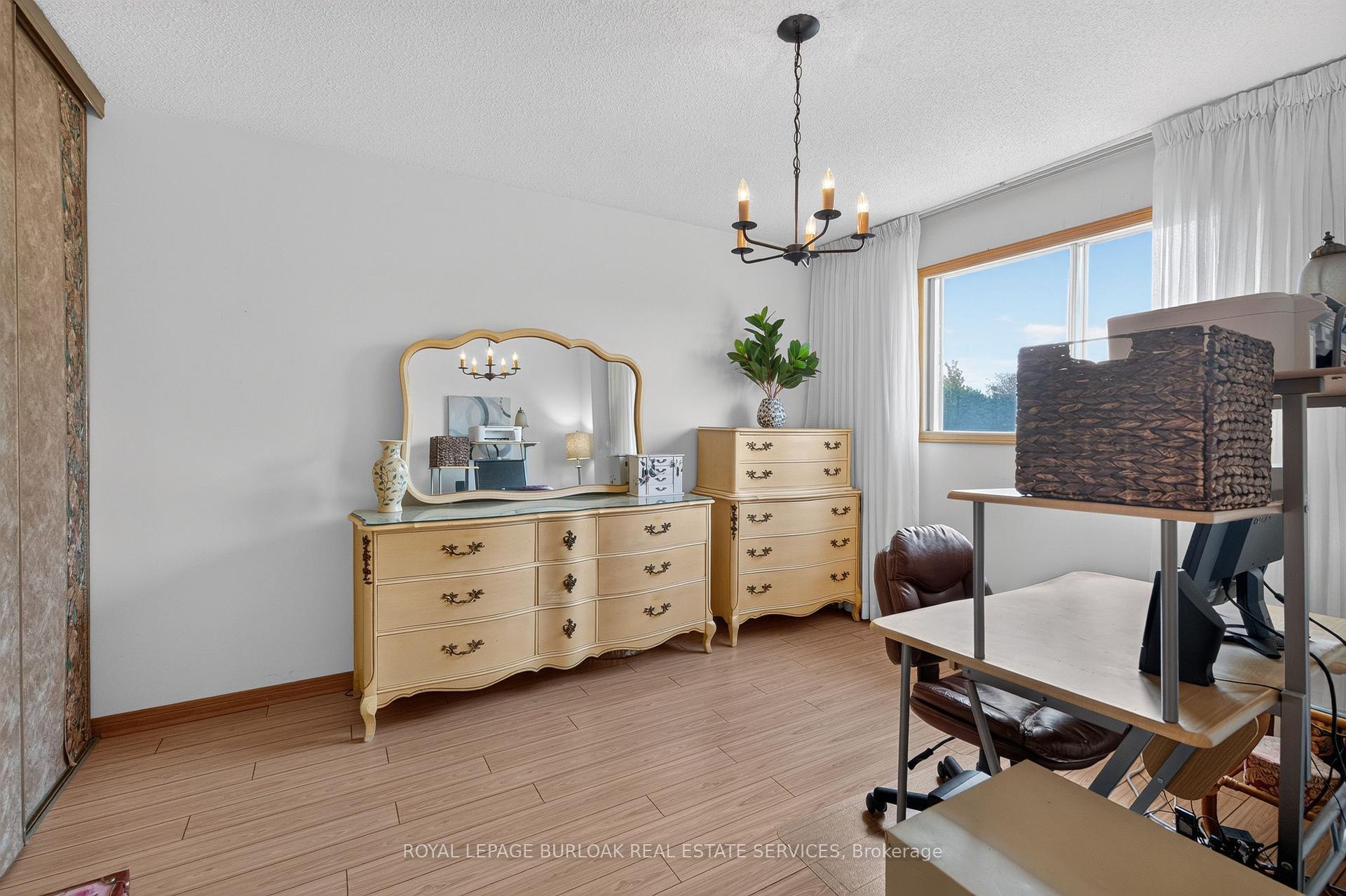 Photo 33 of 888 Messenger Meadow Drive, Mississauga, Creditview — HOMEH