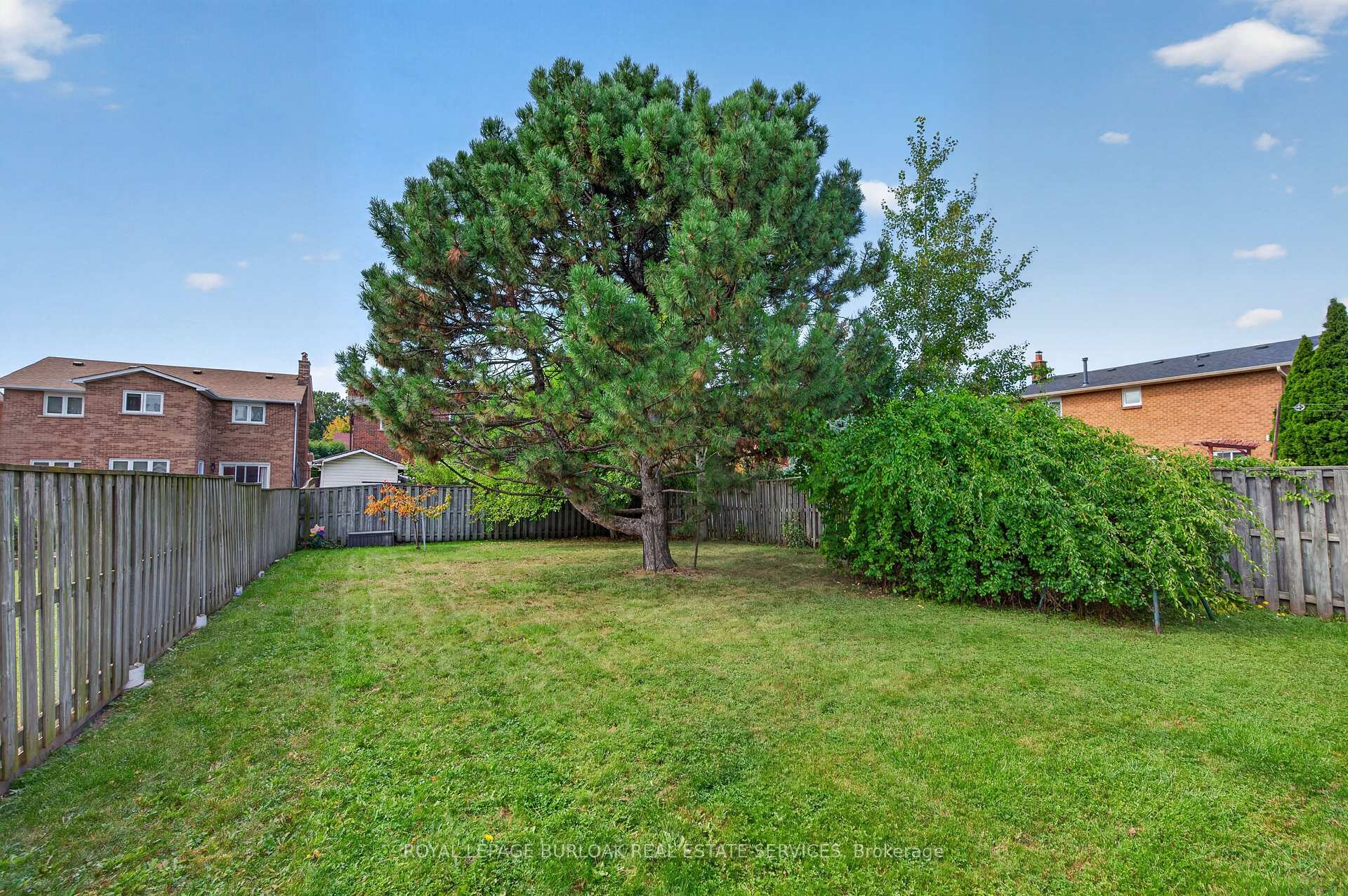 Photo 36 of 888 Messenger Meadow Drive, Mississauga, Creditview — HOMEH