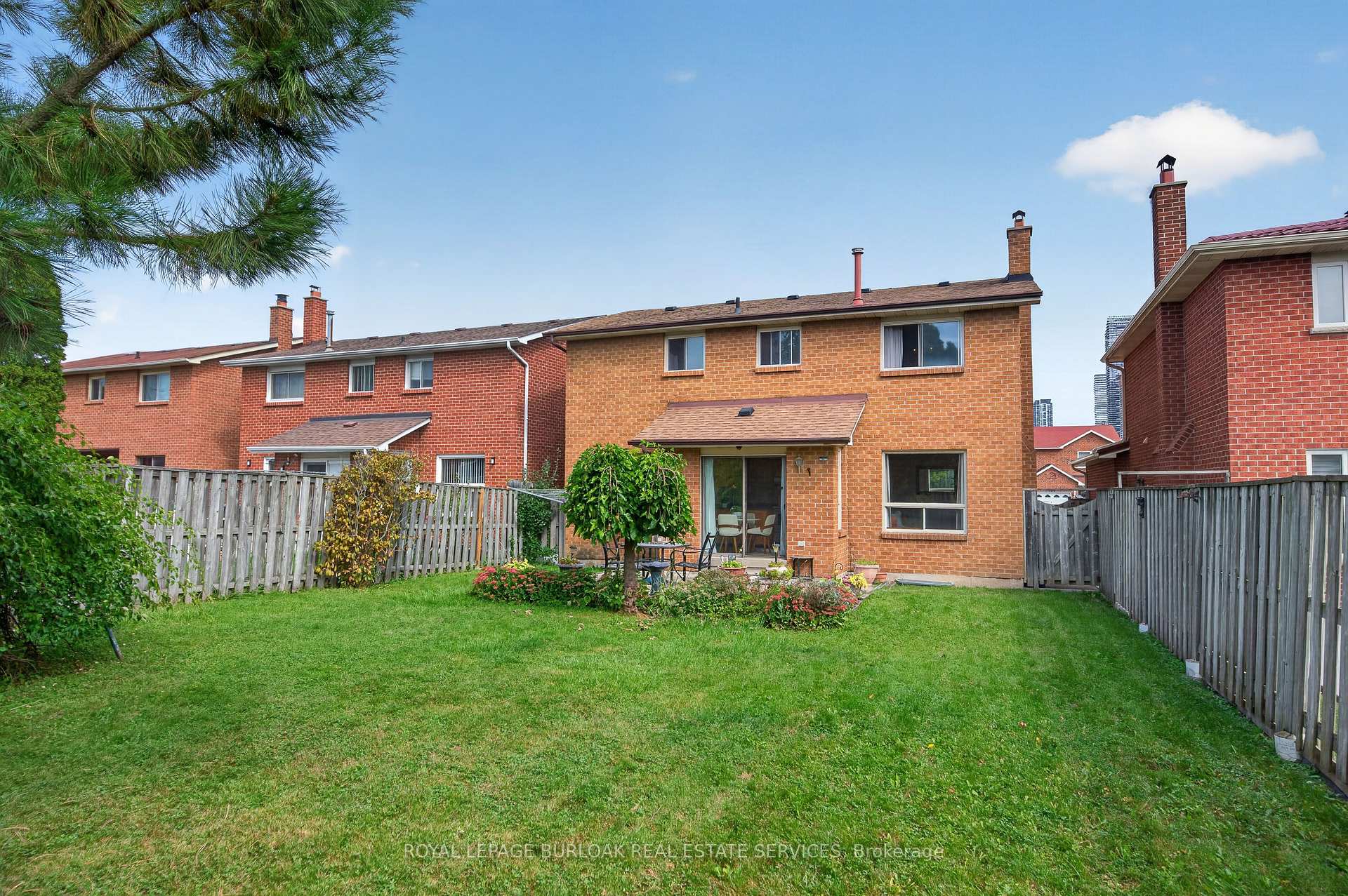 Photo 37 of 888 Messenger Meadow Drive, Mississauga, Creditview — HOMEH