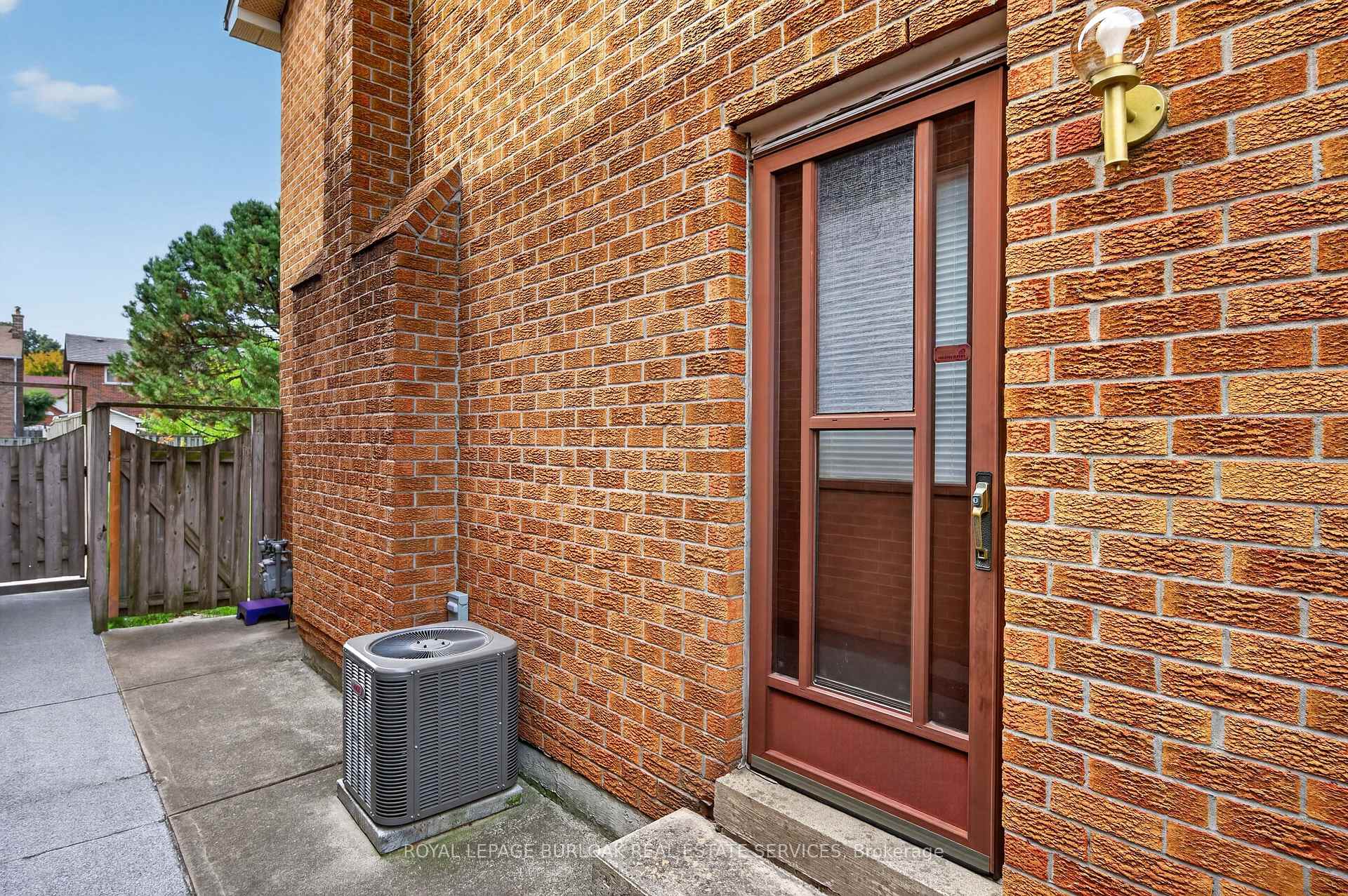 Photo 39 of 888 Messenger Meadow Drive, Mississauga, Creditview — HOMEH