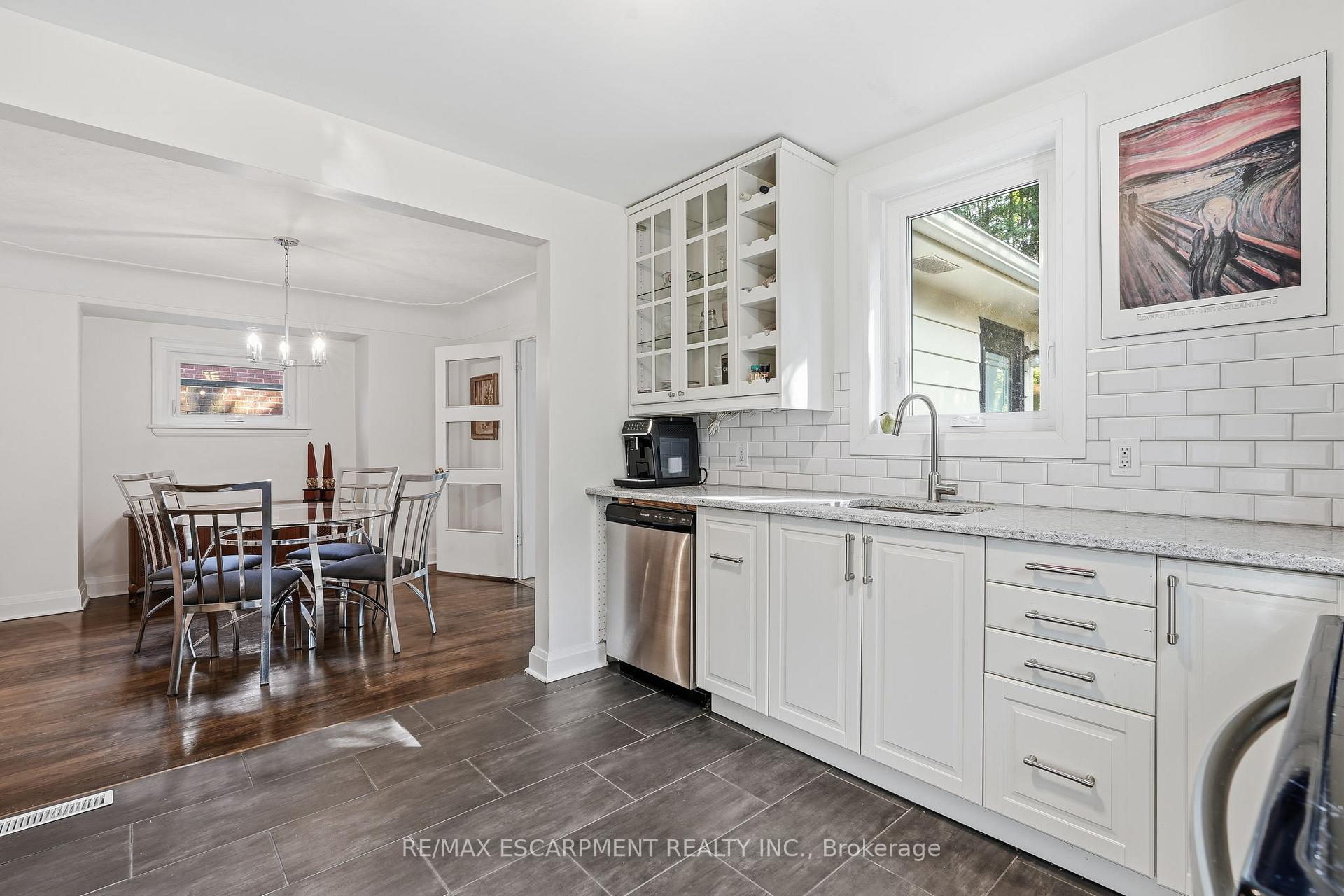 Photo 7 of 13 Allan Avenue, Hamilton, Dundas — HOMEH
