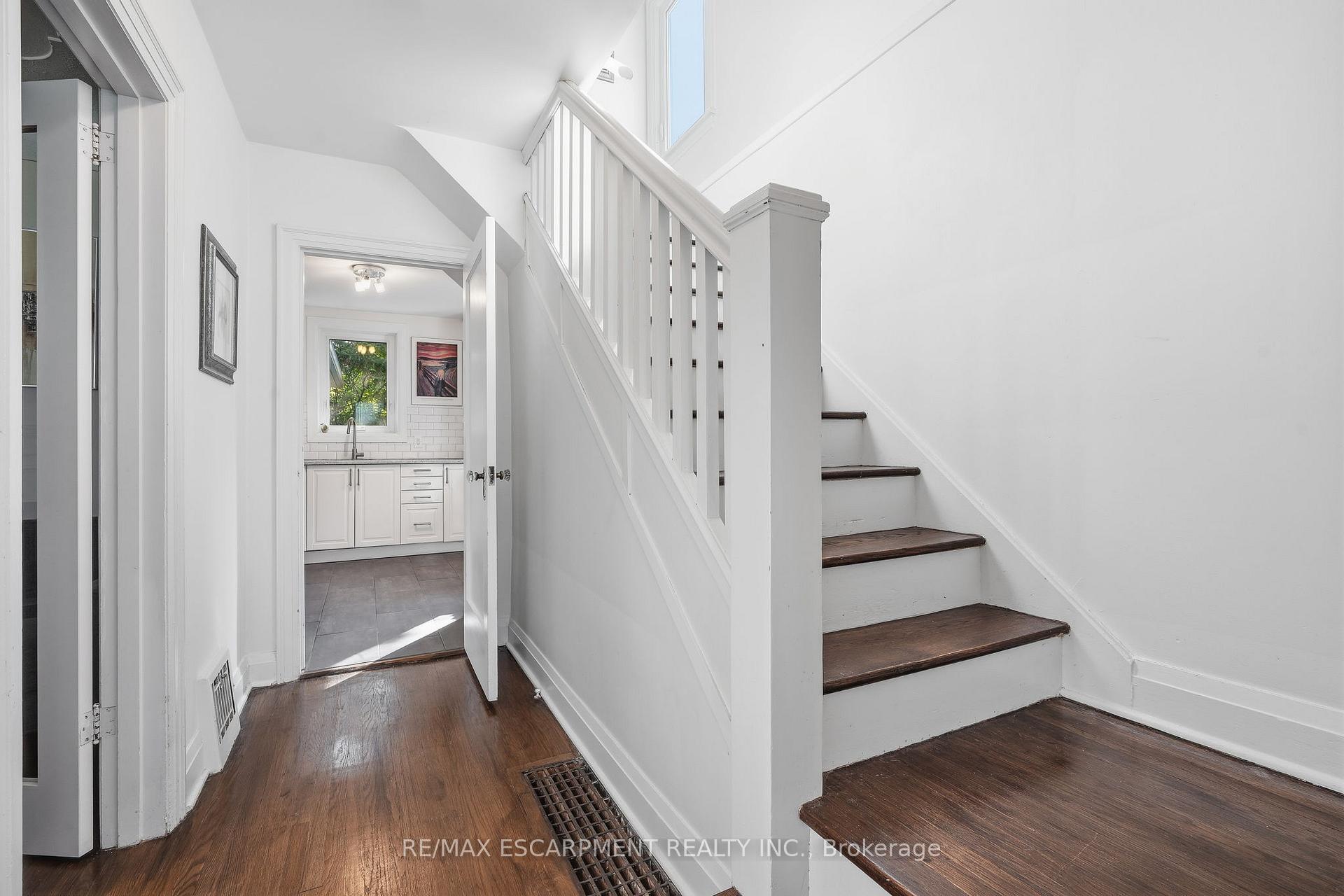Photo 12 of 13 Allan Avenue, Hamilton, Dundas — HOMEH
