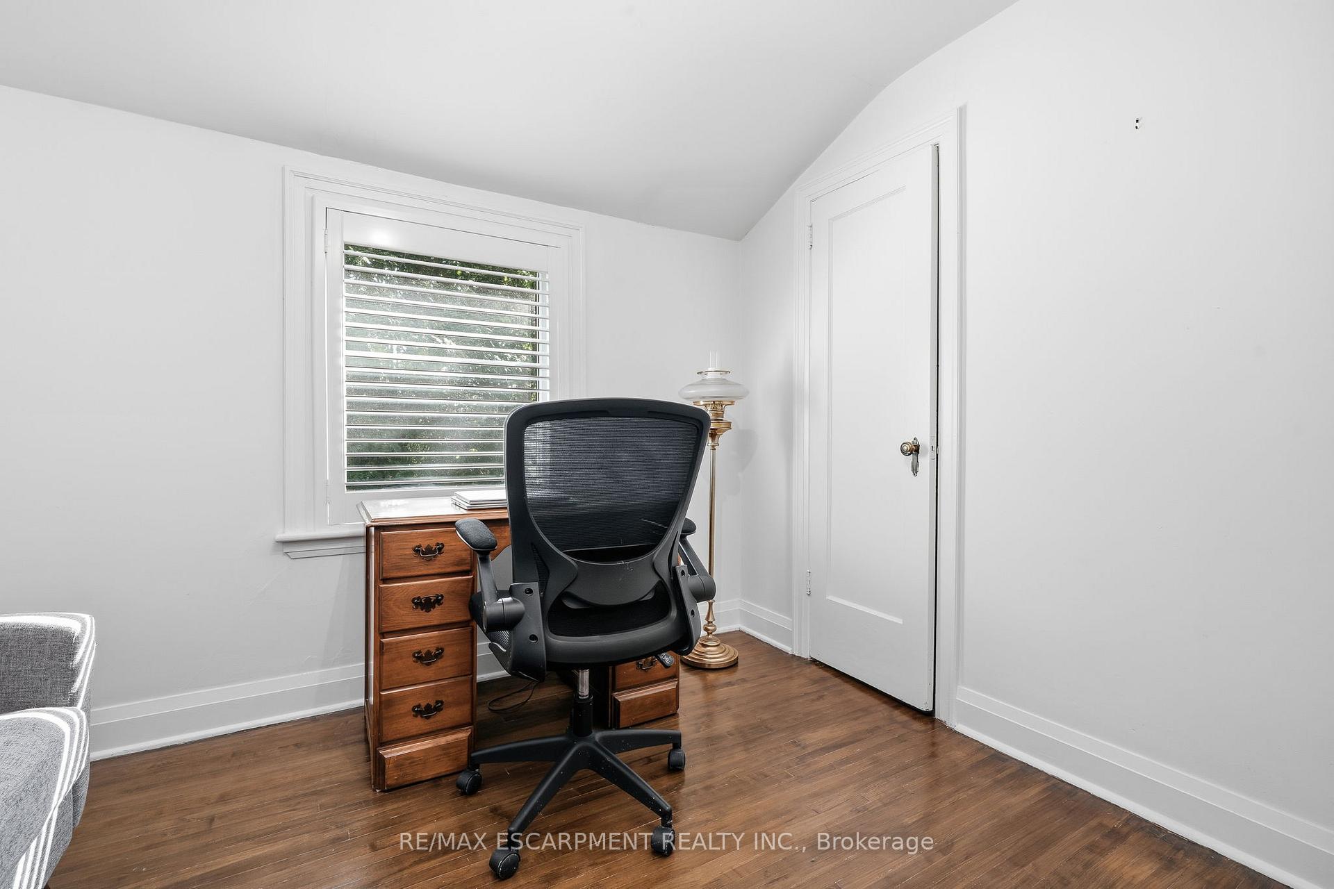Photo 17 of 13 Allan Avenue, Hamilton, Dundas — HOMEH