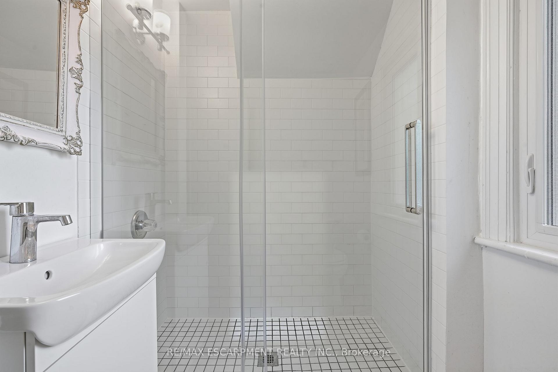 Photo 18 of 13 Allan Avenue, Hamilton, Dundas — HOMEH