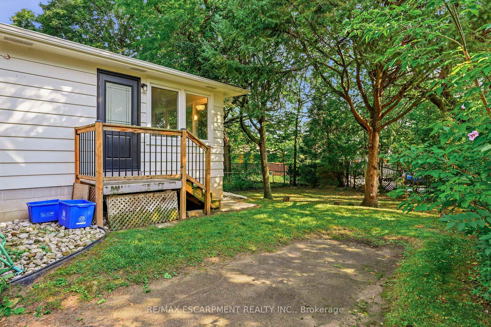 Photo 19 of 13 Allan Avenue, Hamilton, Dundas — HOMEH