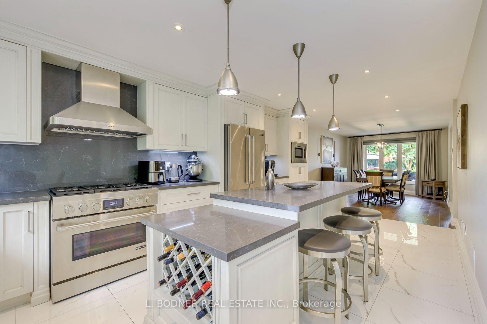 Photo 6 of 79 Marco Crescent, Vaughan, East Woodbridge — HOMEH