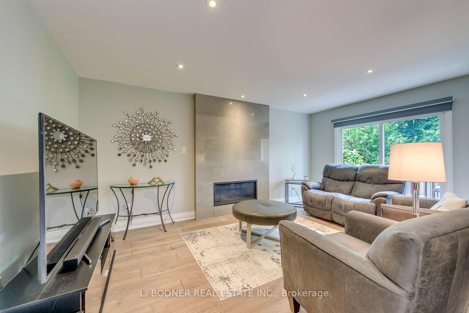 Photo 11 of 79 Marco Crescent, Vaughan, East Woodbridge — HOMEH