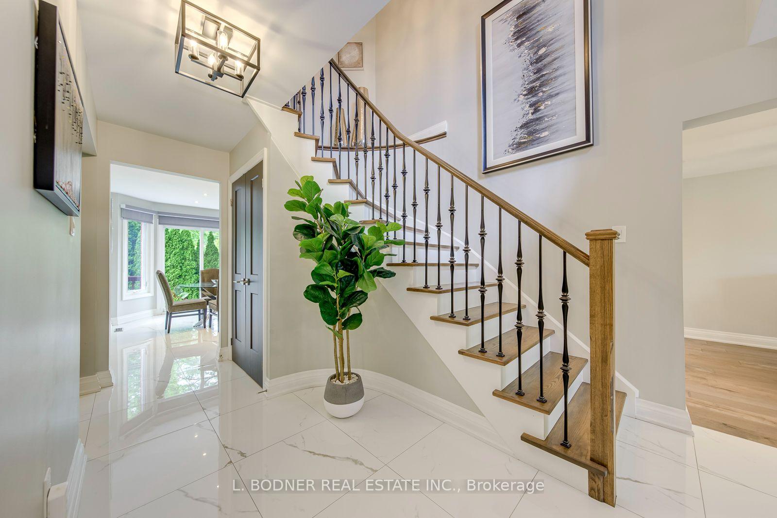 Photo 12 of 79 Marco Crescent, Vaughan, East Woodbridge — HOMEH
