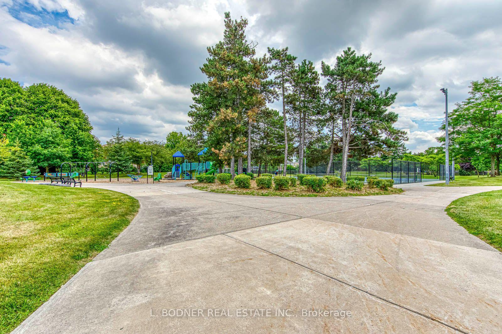 Photo 29 of 79 Marco Crescent, Vaughan, East Woodbridge — HOMEH