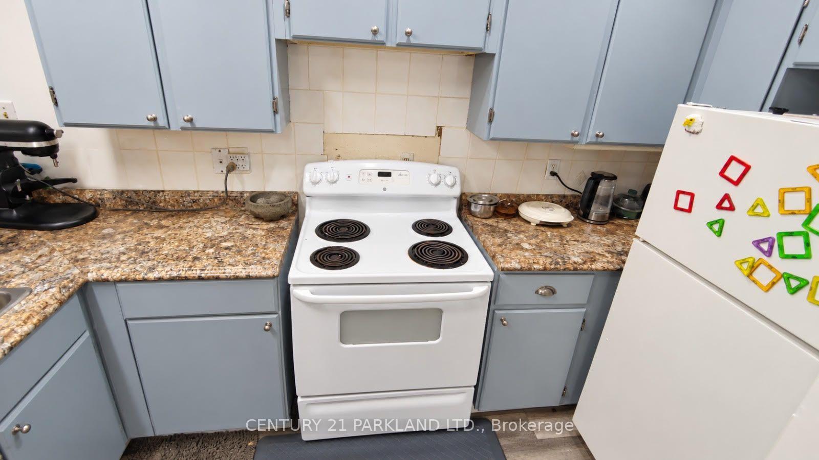 Photo 5 of 67 Melinda Crescent, Barrie, Allandale — HOMEH