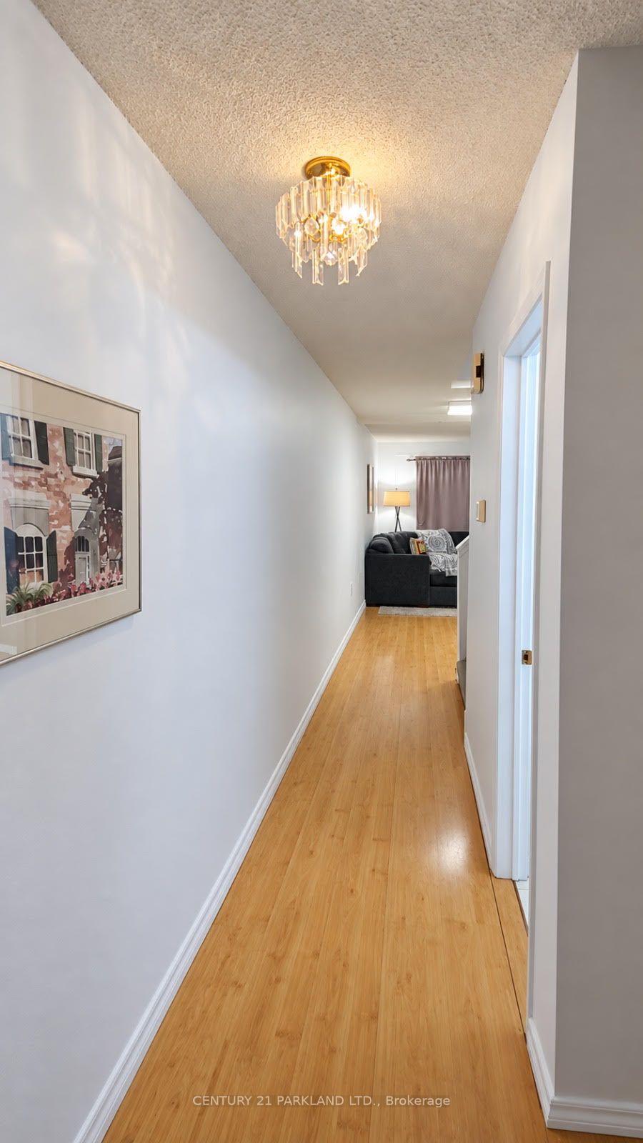 Photo 8 of 67 Melinda Crescent, Barrie, Allandale — HOMEH
