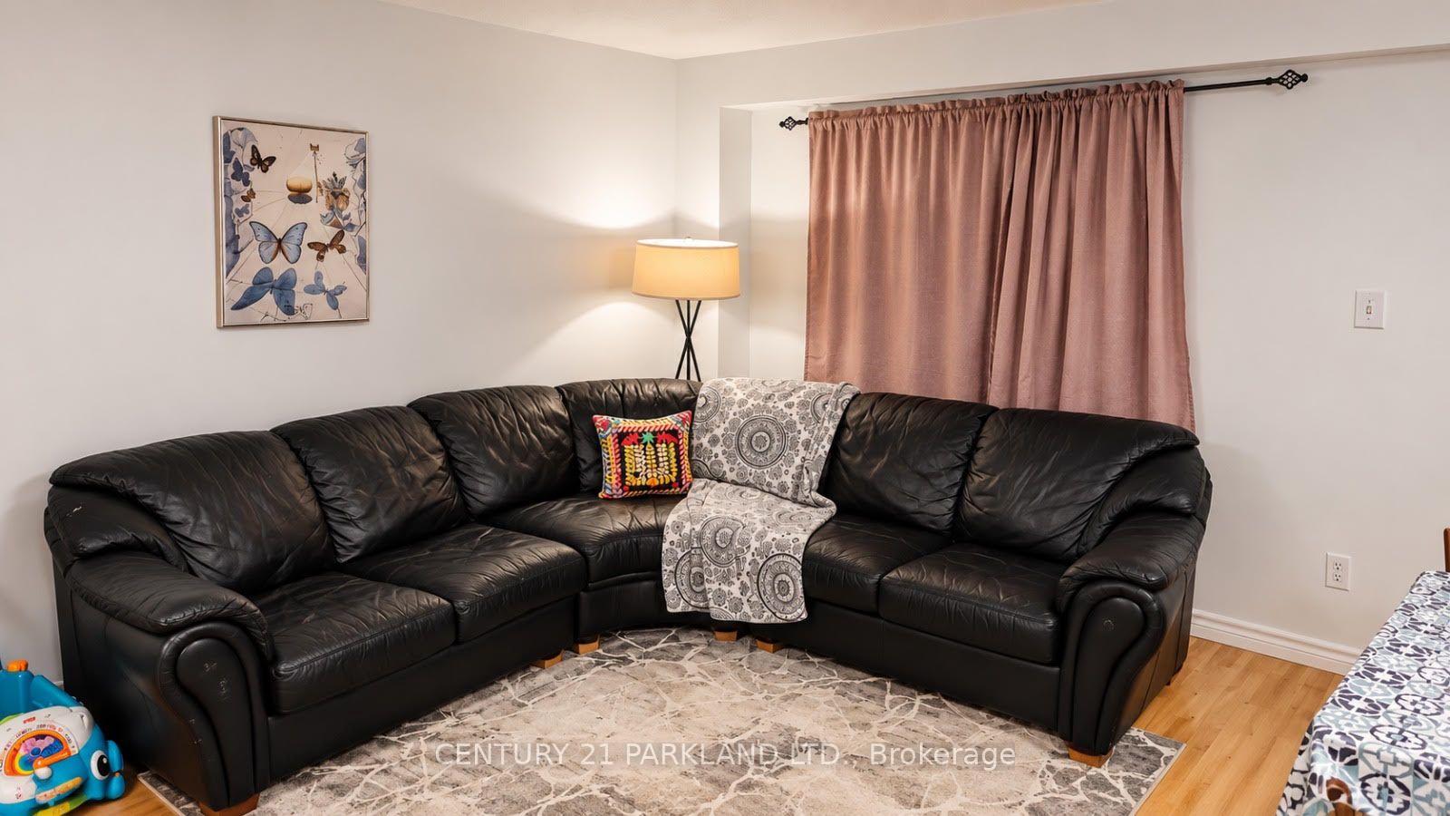 Photo 7 of 67 Melinda Crescent, Barrie, Allandale — HOMEH