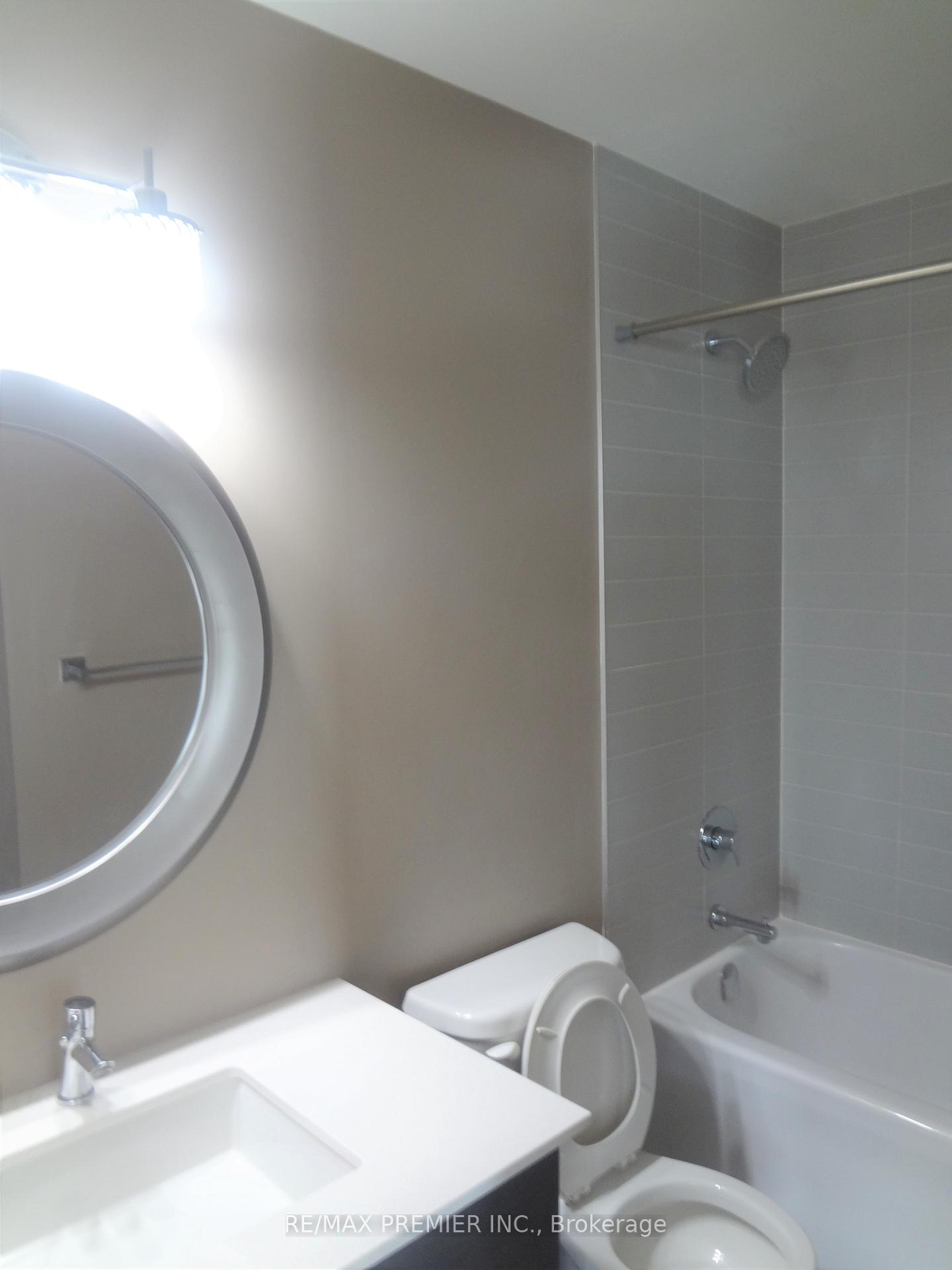 Photo 5 of Unit 816, 24 Woodstream Boulevard, Vaughan, Vaughan Grove — HOMEH