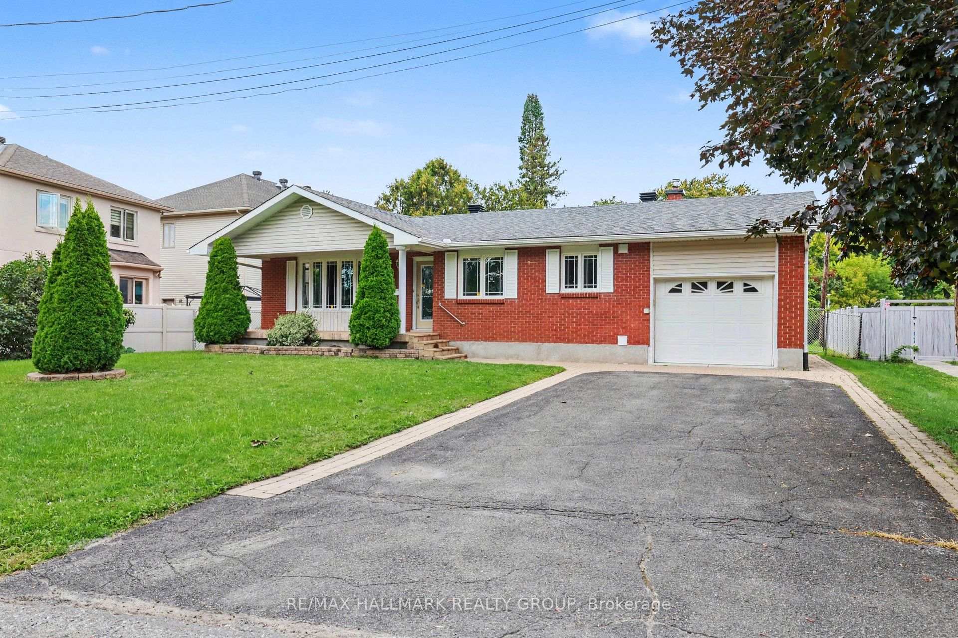 Photo 2 of 5 Argue Drive, Ottawa, Borden Farm/Stewart Farm/Carleton Heights/Parkwood Hills — HOMEH