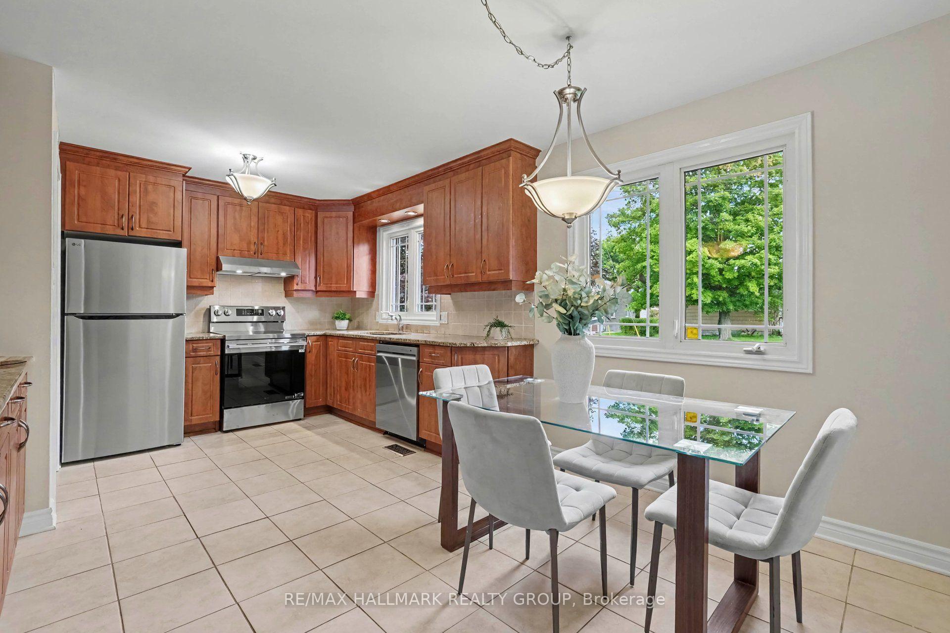 Photo 7 of 5 Argue Drive, Ottawa, Borden Farm/Stewart Farm/Carleton Heights/Parkwood Hills — HOMEH