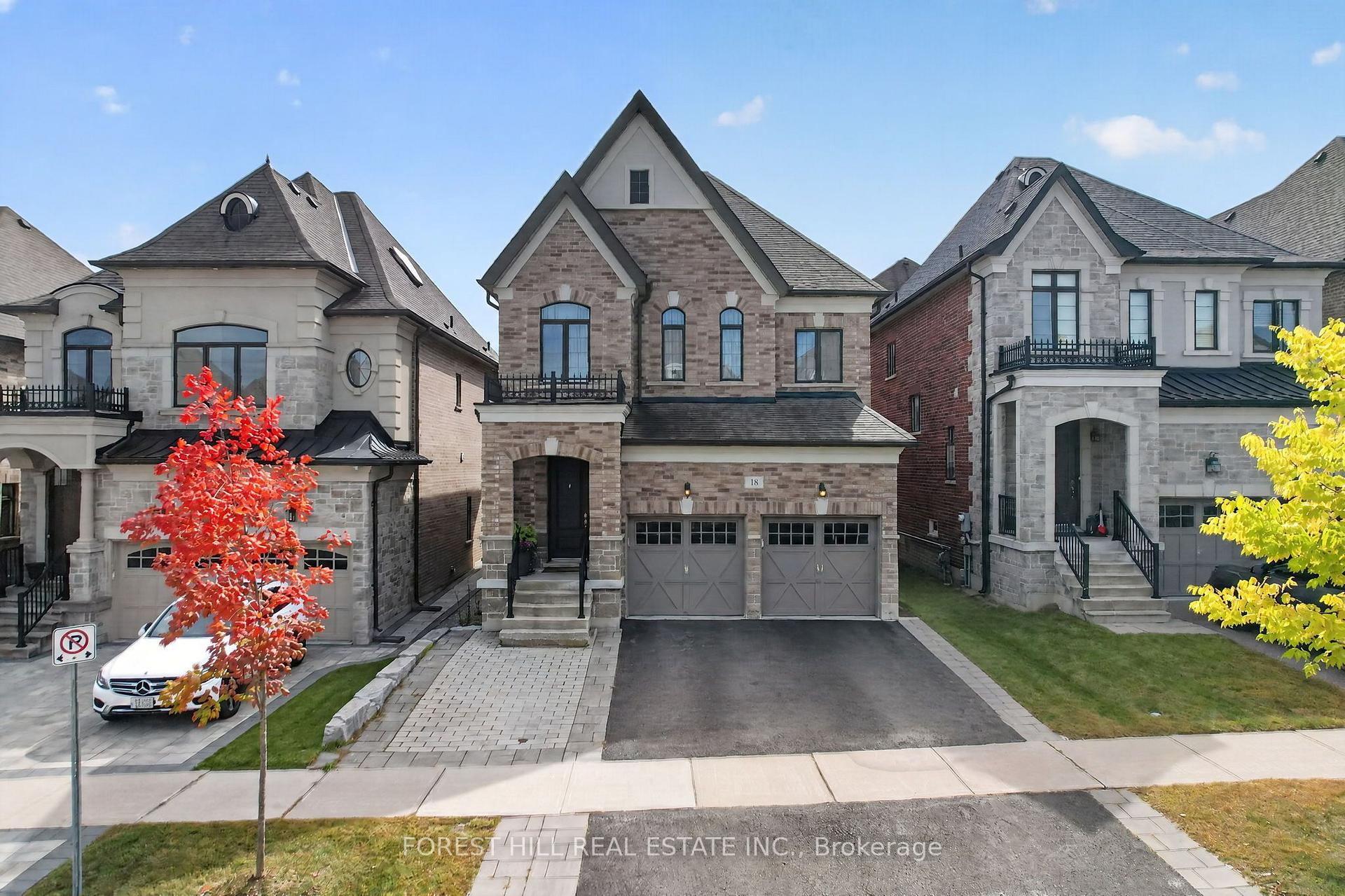 Photo 2 of 18 Hackwood Crescent, Aurora, Aurora Grove — HOMEH