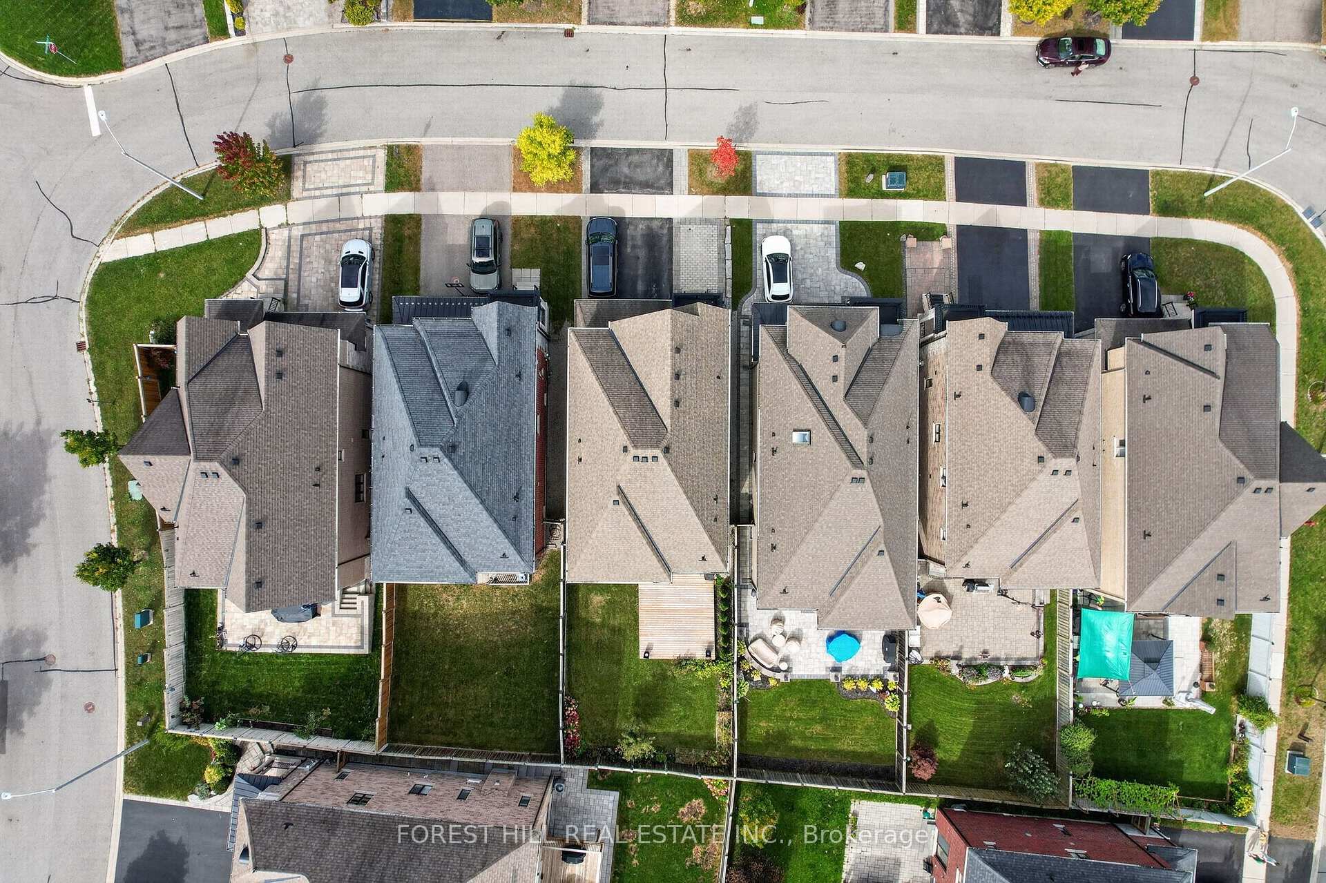 Photo 5 of 18 Hackwood Crescent, Aurora, Aurora Grove — HOMEH