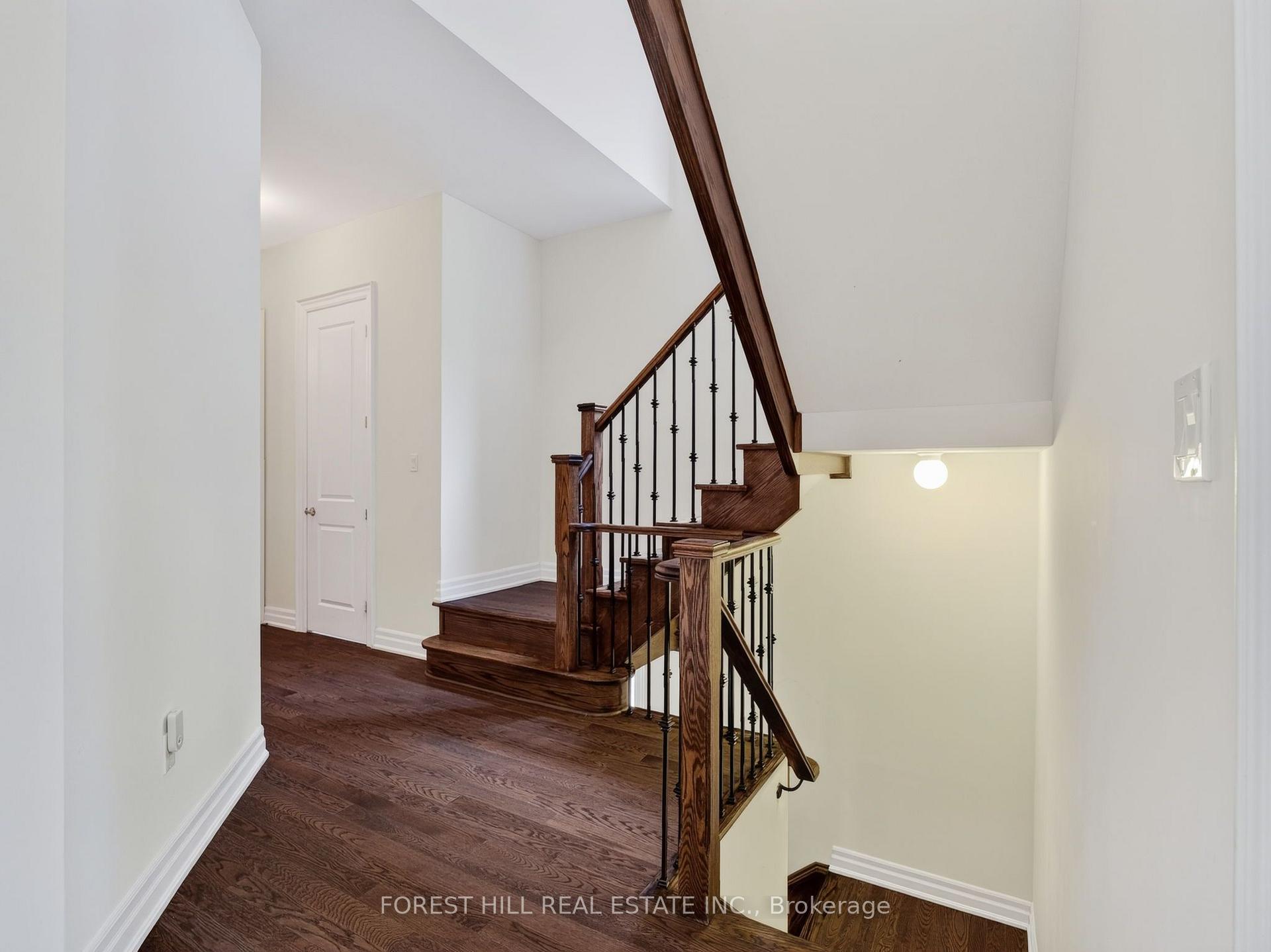 Photo 26 of 18 Hackwood Crescent, Aurora, Aurora Grove — HOMEH
