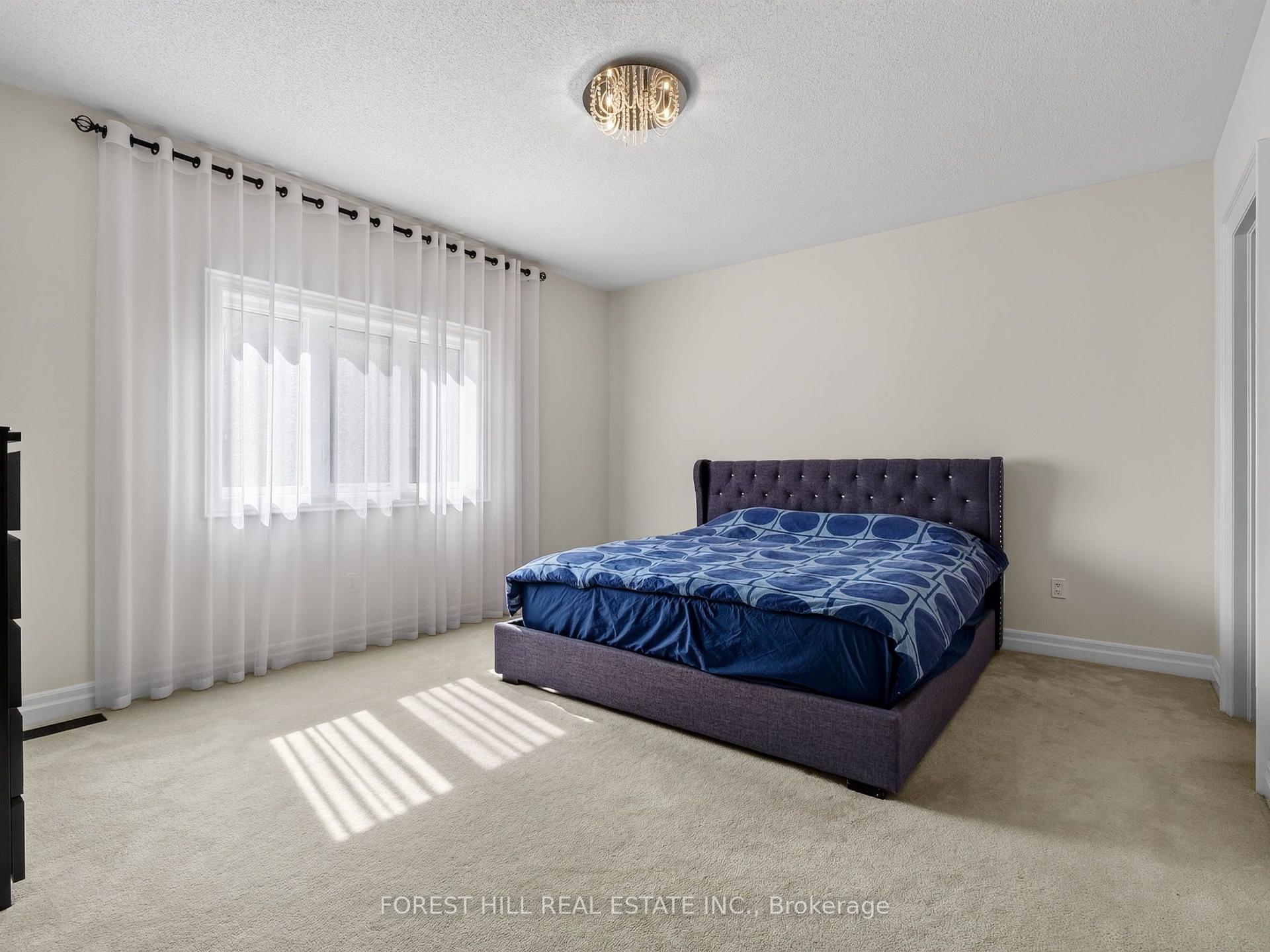 Photo 27 of 18 Hackwood Crescent, Aurora, Aurora Grove — HOMEH