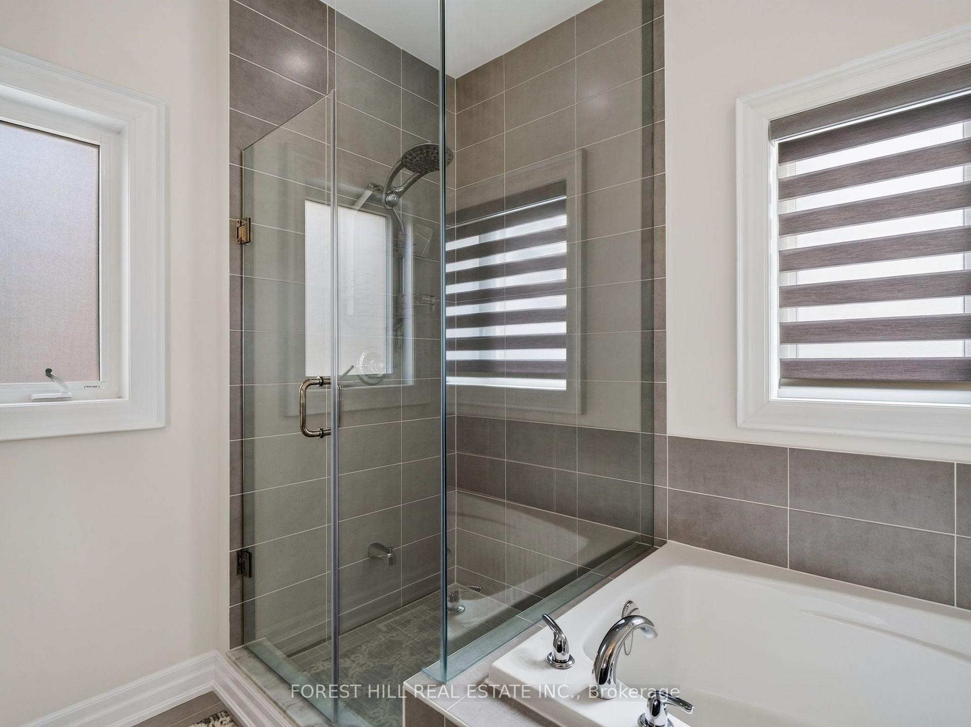 Photo 31 of 18 Hackwood Crescent, Aurora, Aurora Grove — HOMEH
