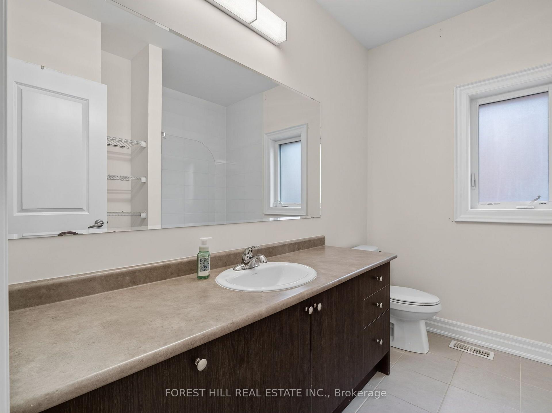 Photo 38 of 18 Hackwood Crescent, Aurora, Aurora Grove — HOMEH