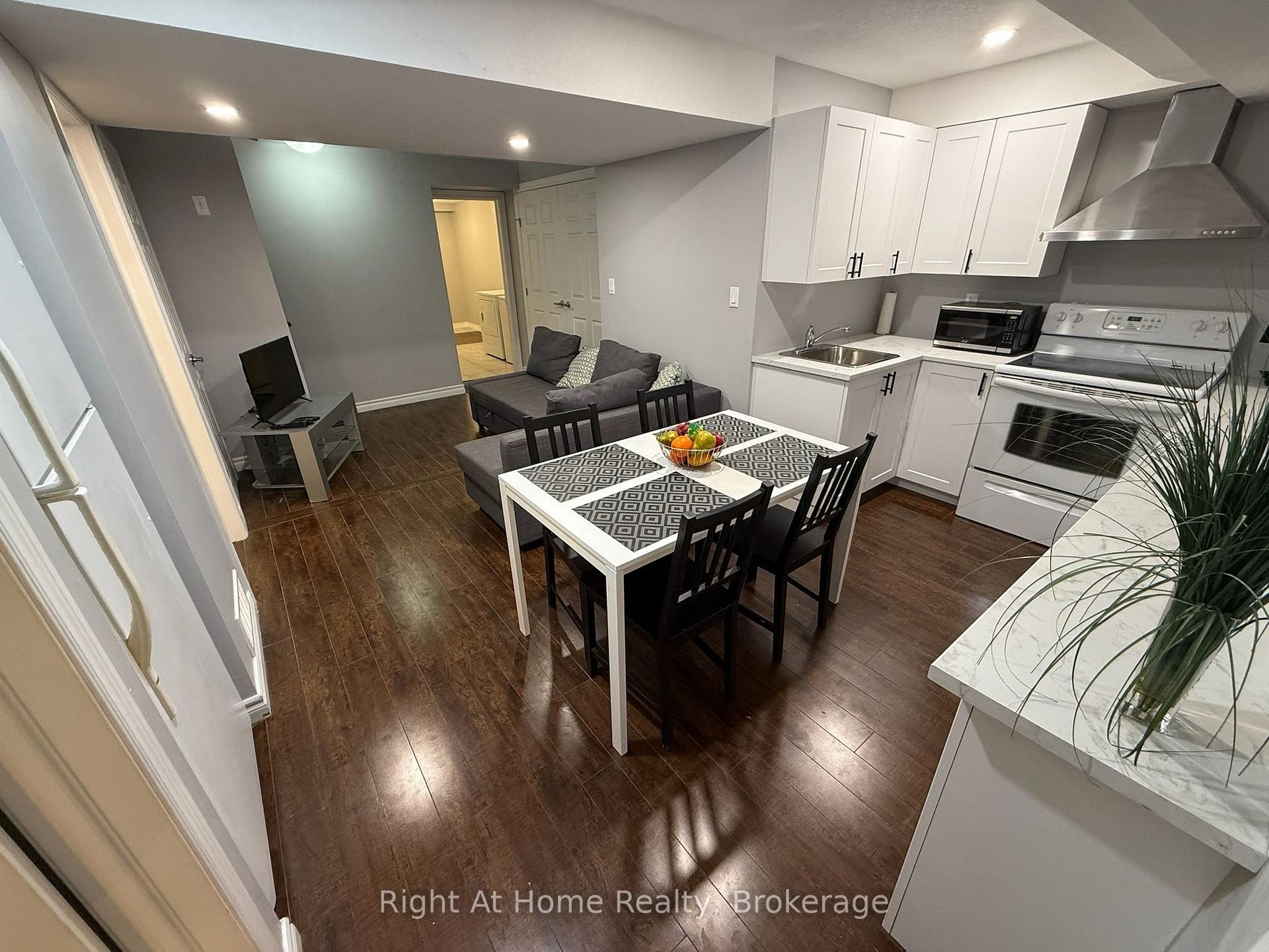 Photo 6 of 268 Buttonbush Street, Waterloo, Columbia Forest/Clair Hills — HOMEH