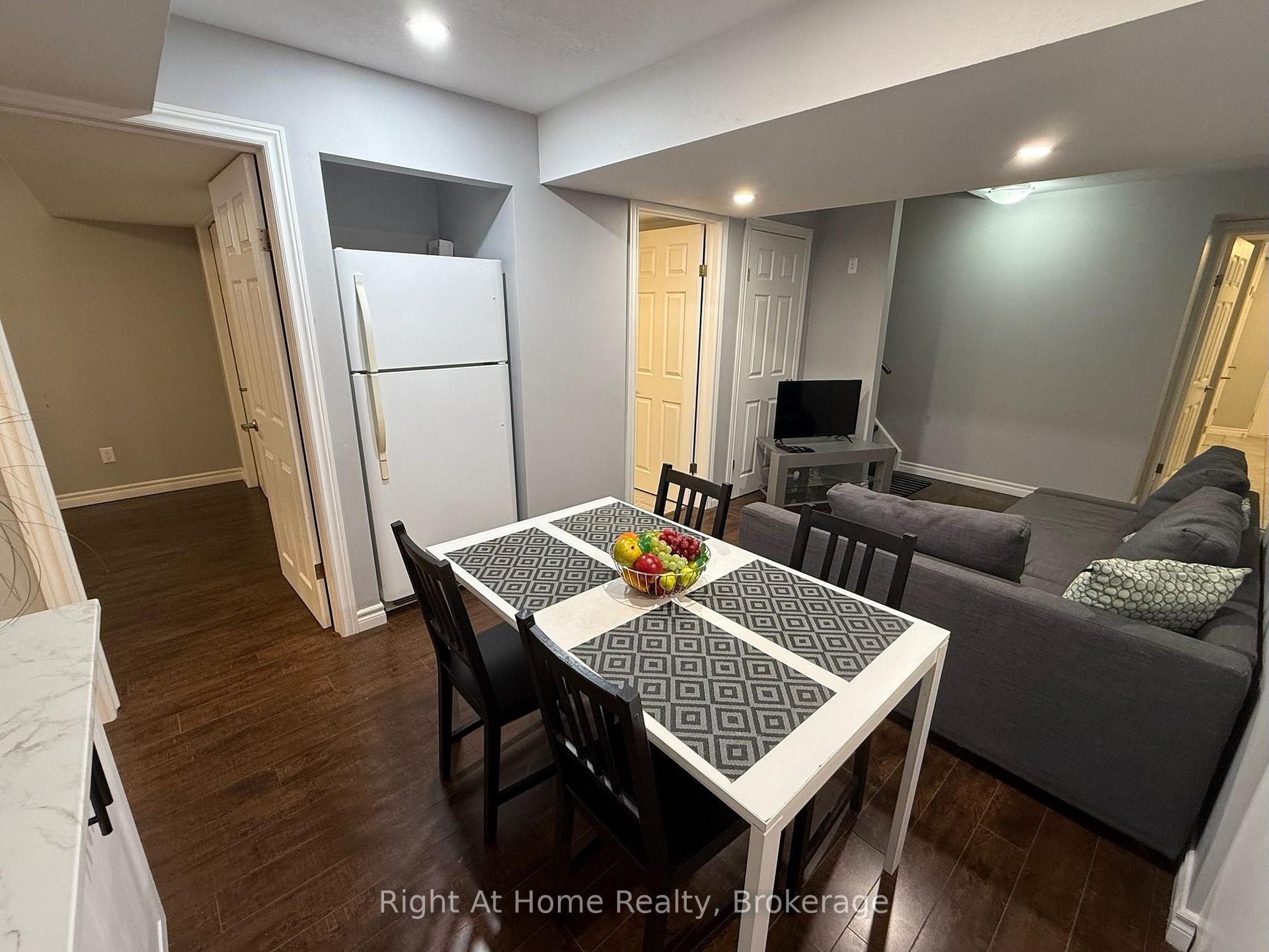 Photo 8 of 268 Buttonbush Street, Waterloo, Columbia Forest/Clair Hills — HOMEH