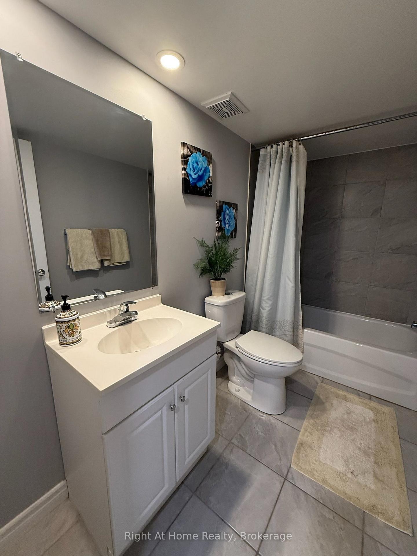 Photo 17 of 268 Buttonbush Street, Waterloo, Columbia Forest/Clair Hills — HOMEH