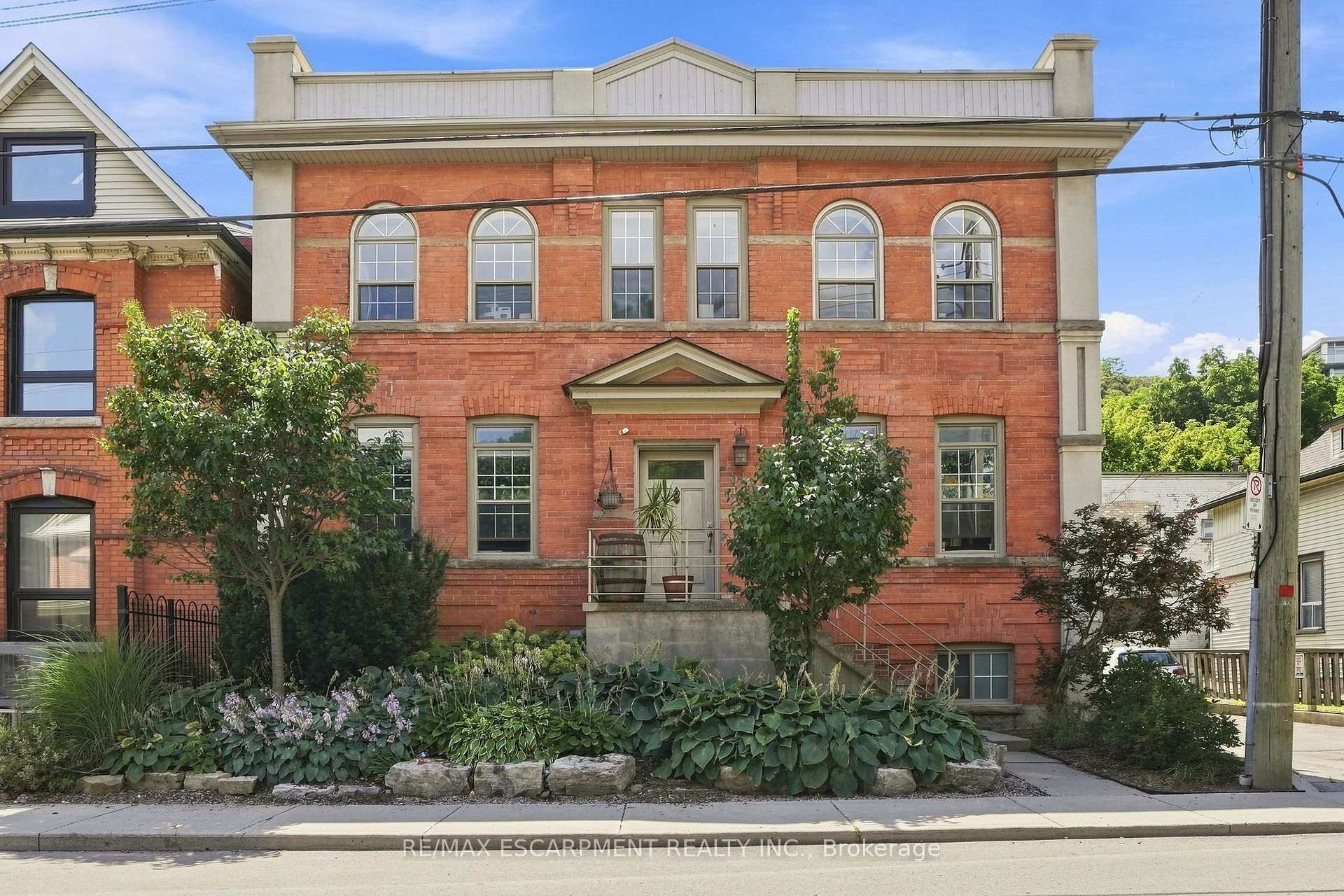 Photo 2 of Unit 202, 54 Alanson Street, Hamilton, Stinson — HOMEH