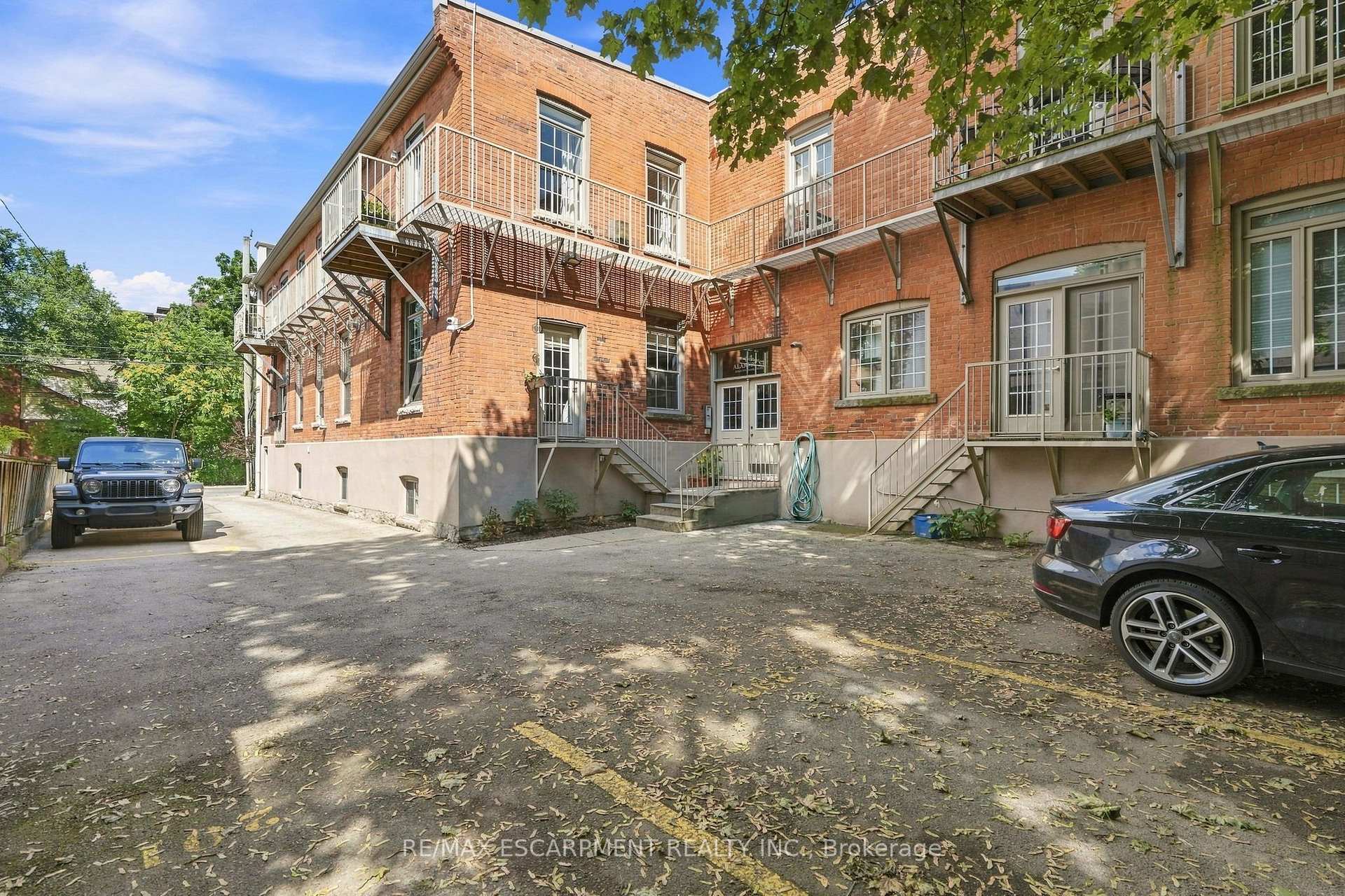 Photo 5 of Unit 202, 54 Alanson Street, Hamilton, Stinson — HOMEH