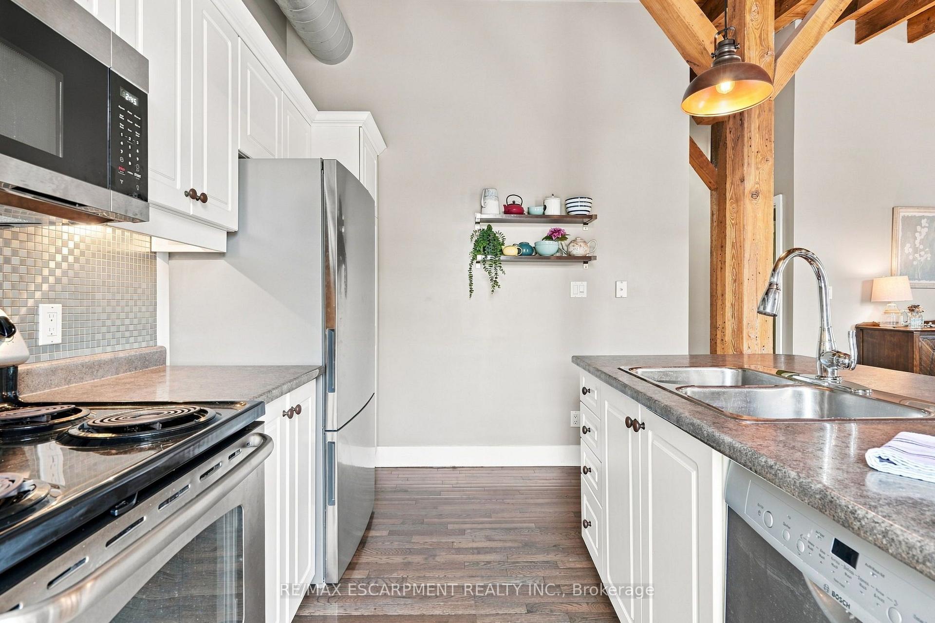 Photo 15 of Unit 202, 54 Alanson Street, Hamilton, Stinson — HOMEH