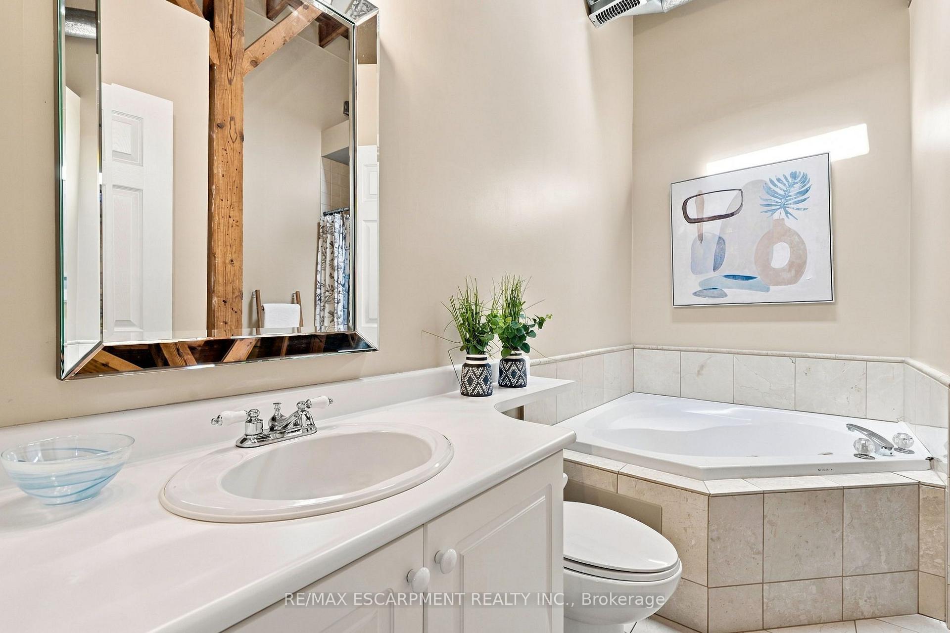 Photo 20 of Unit 202, 54 Alanson Street, Hamilton, Stinson — HOMEH
