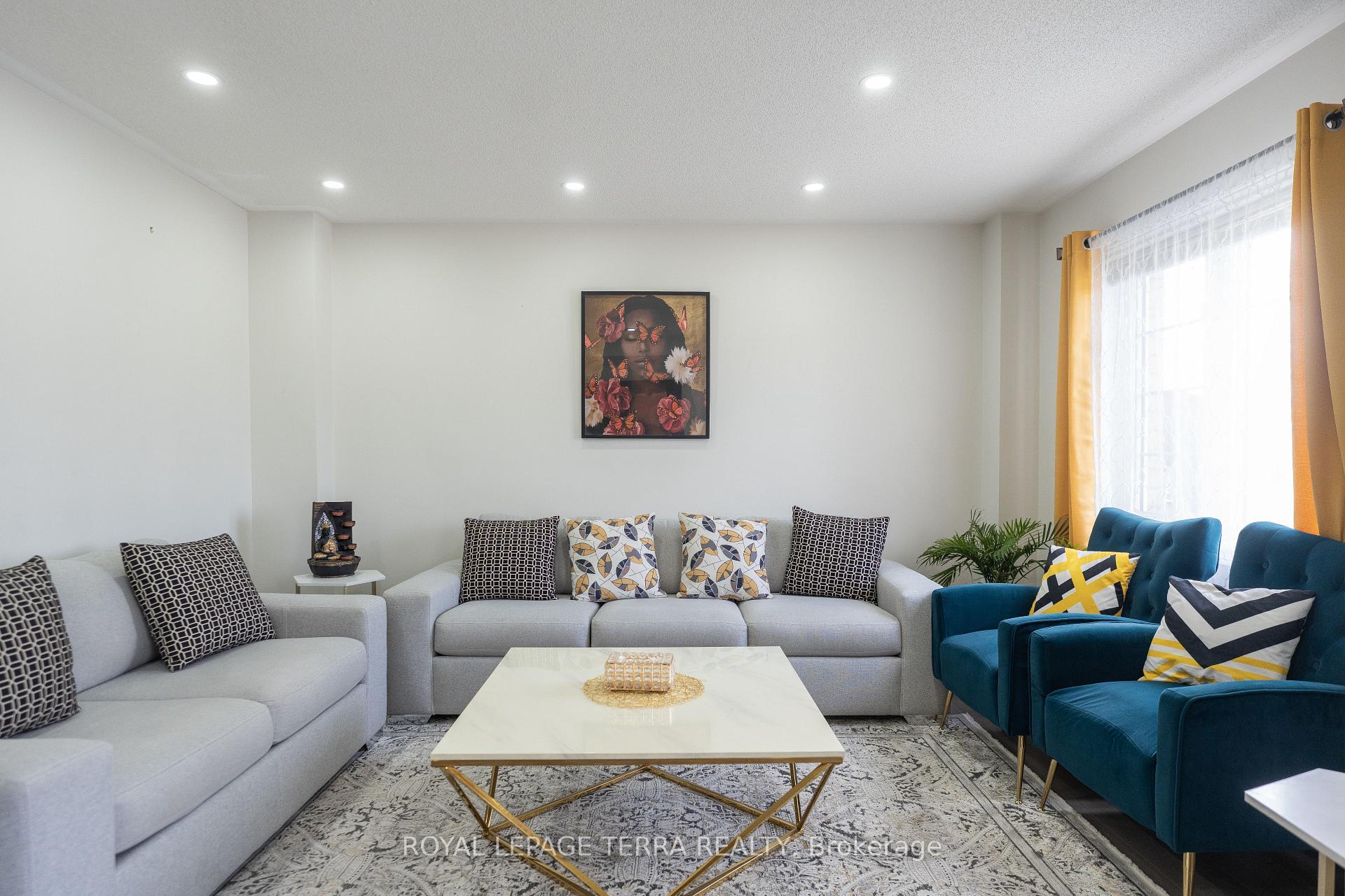 Photo 3 of Unit 7, 2871 Darien Road, Burlington, Rose — HOMEH