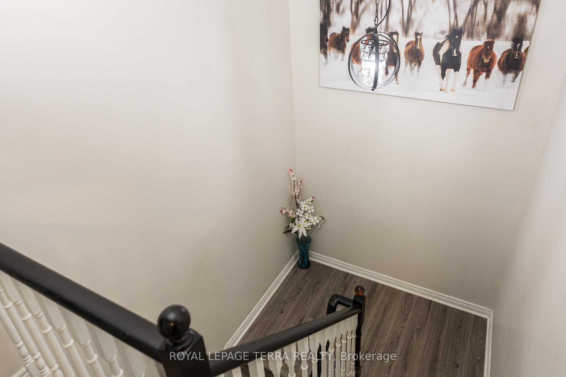 Photo 16 of Unit 7, 2871 Darien Road, Burlington, Rose — HOMEH