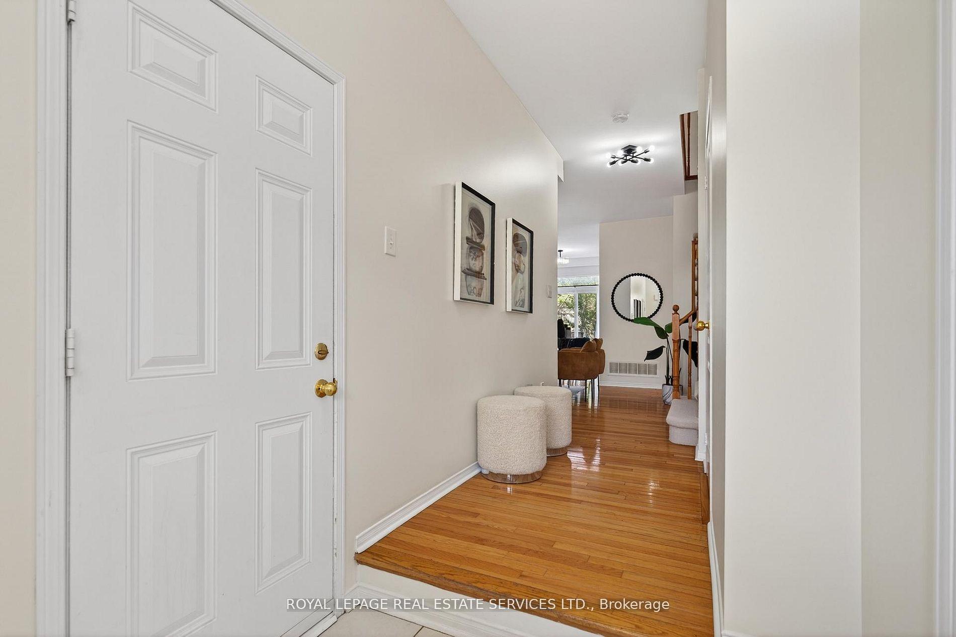 Photo 3 of 2307 Stone Glen Crescent, Oakville, Westmount — HOMEH