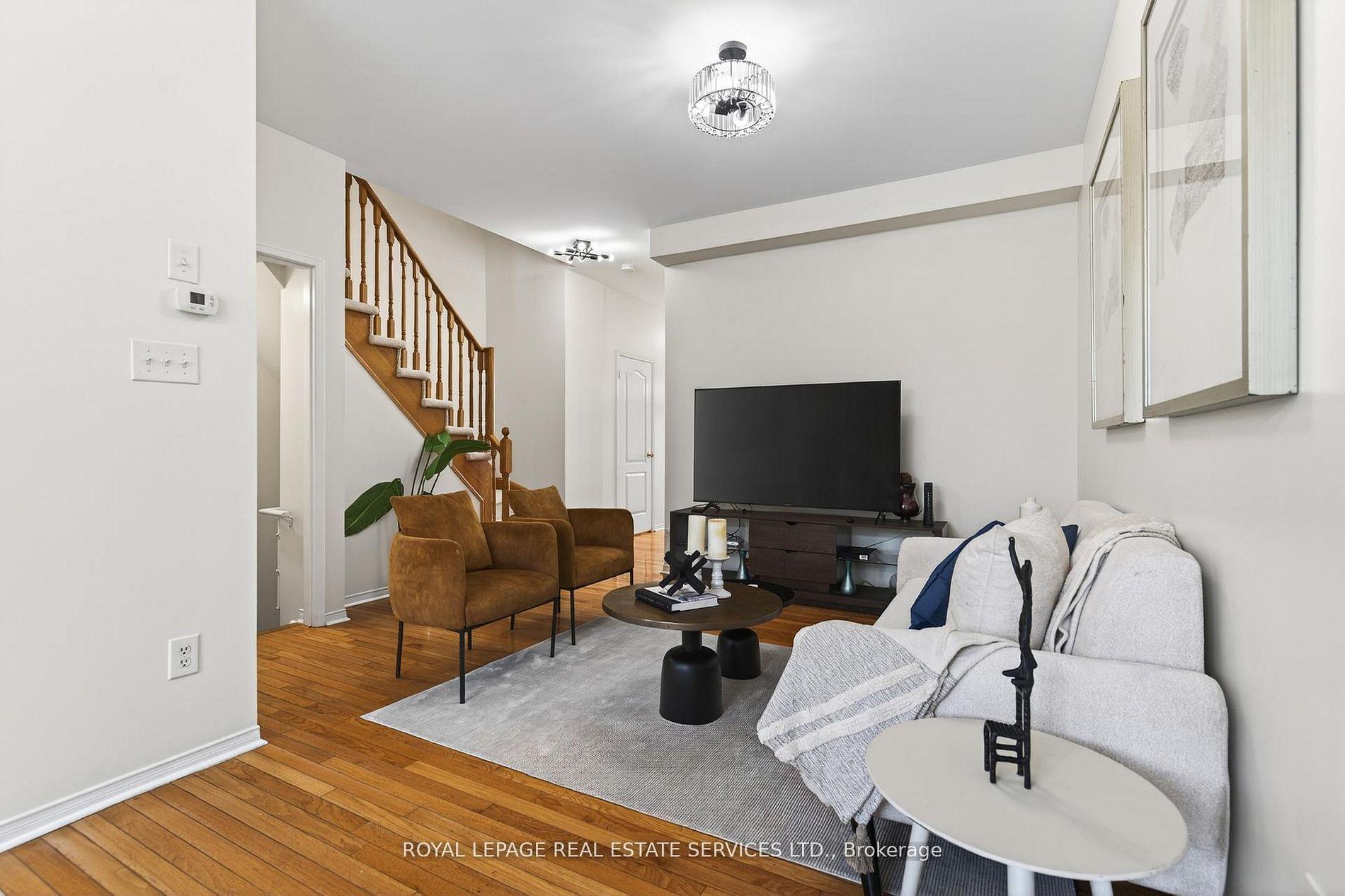 Photo 7 of 2307 Stone Glen Crescent, Oakville, Westmount — HOMEH
