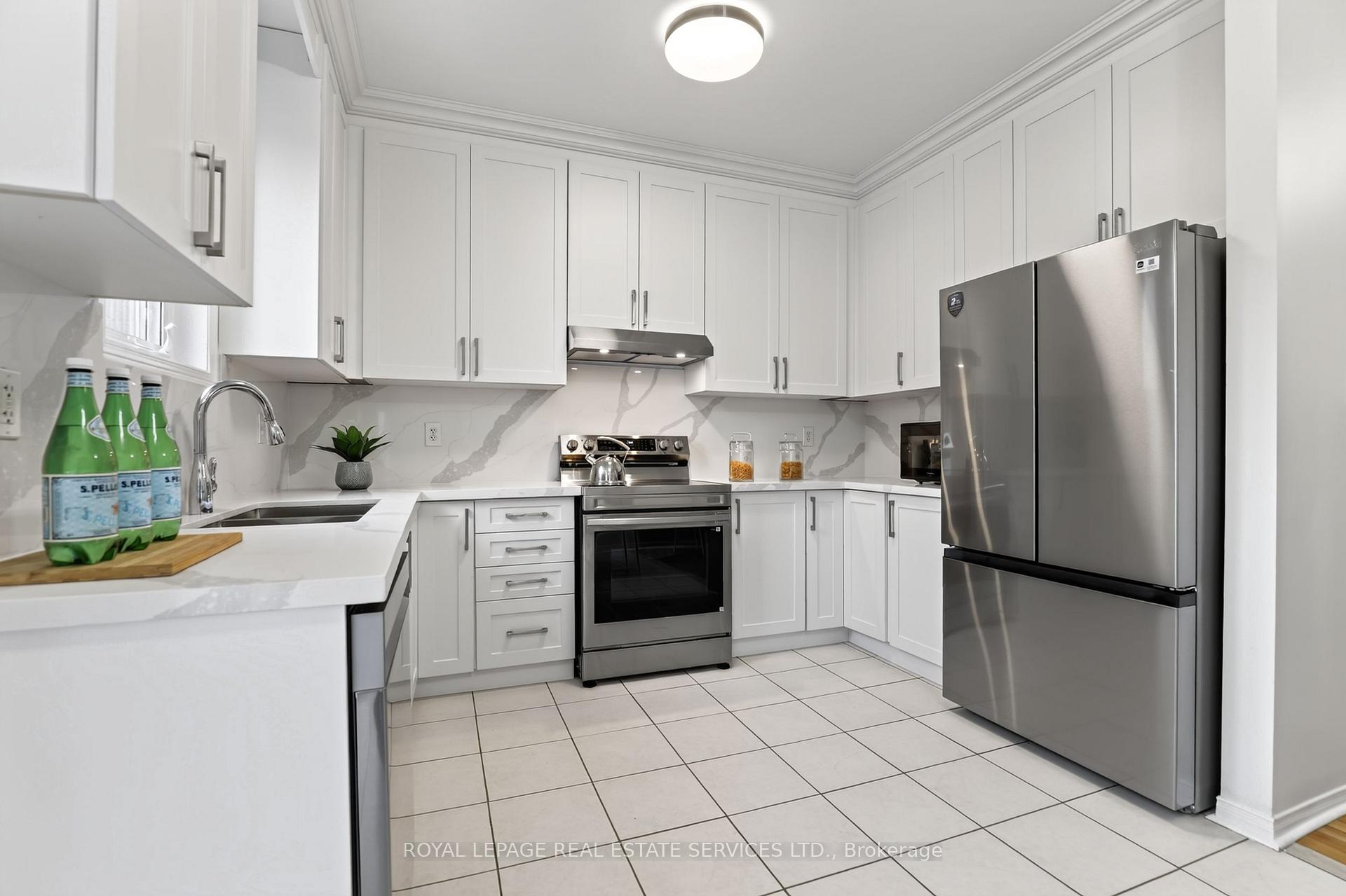 Photo 10 of 2307 Stone Glen Crescent, Oakville, Westmount — HOMEH