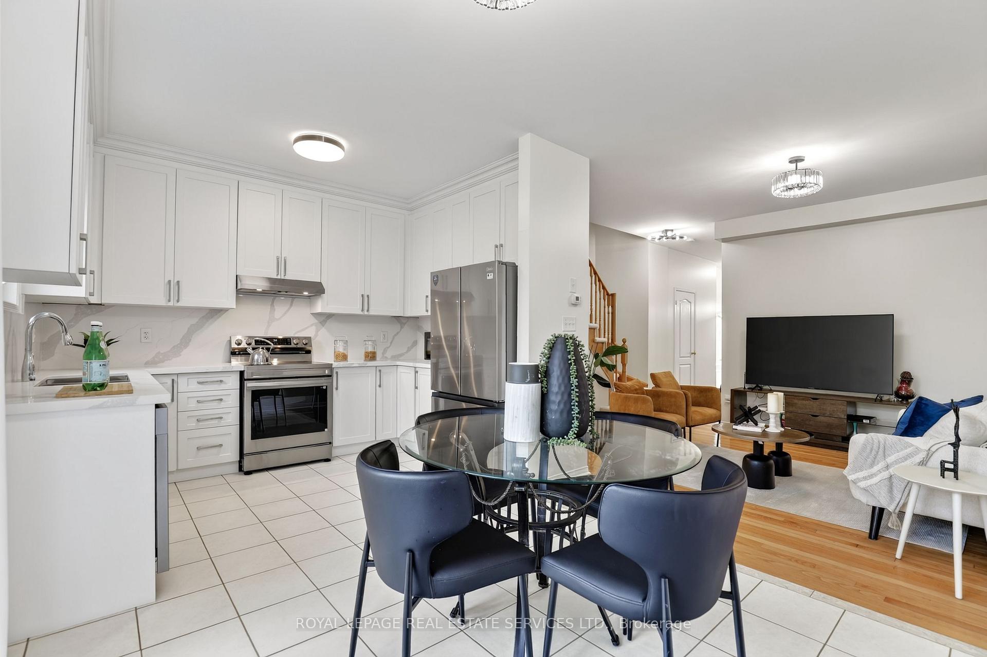 Photo 12 of 2307 Stone Glen Crescent, Oakville, Westmount — HOMEH