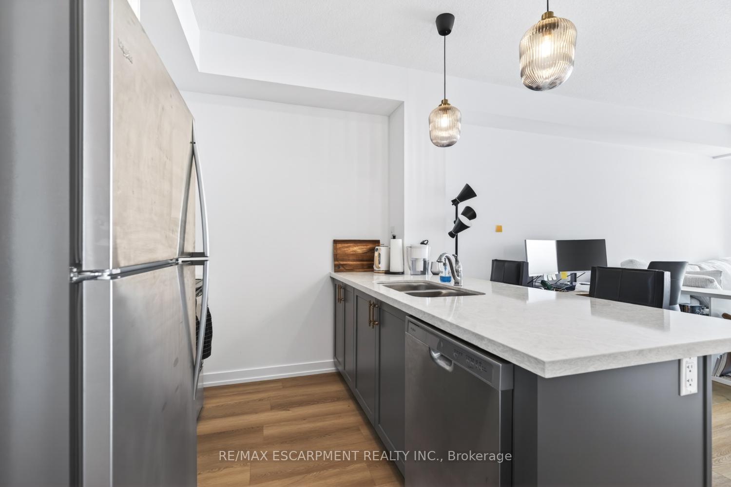 Photo 9 of Unit 804, 470 Dundas Street E, Hamilton, Waterdown — HOMEH