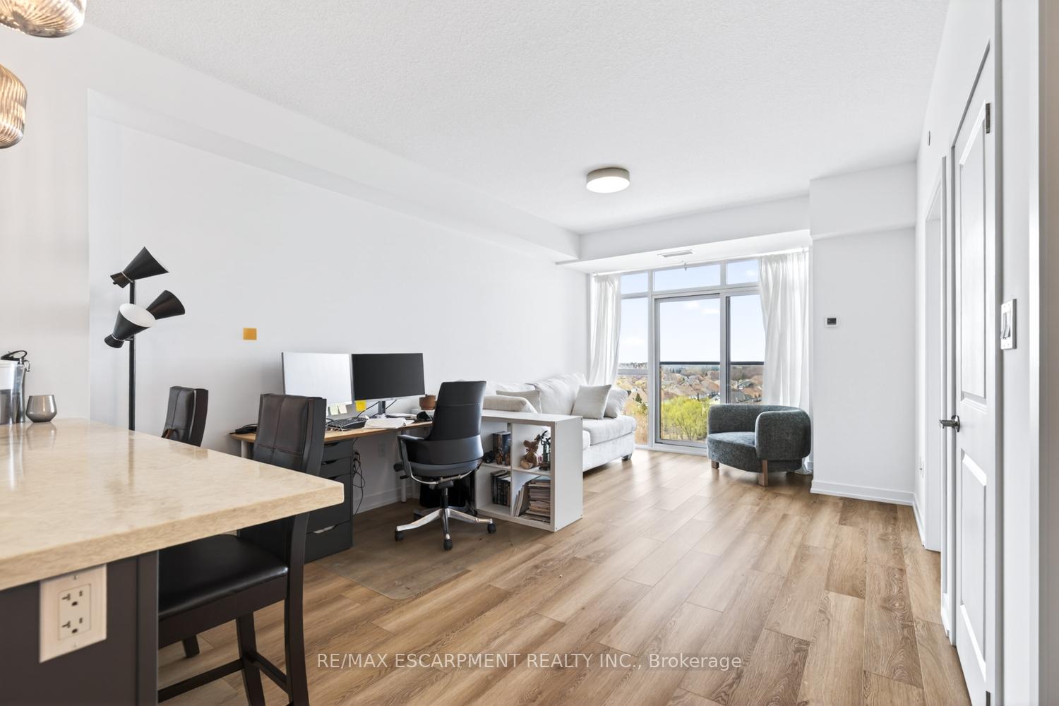 Photo 13 of Unit 804, 470 Dundas Street E, Hamilton, Waterdown — HOMEH