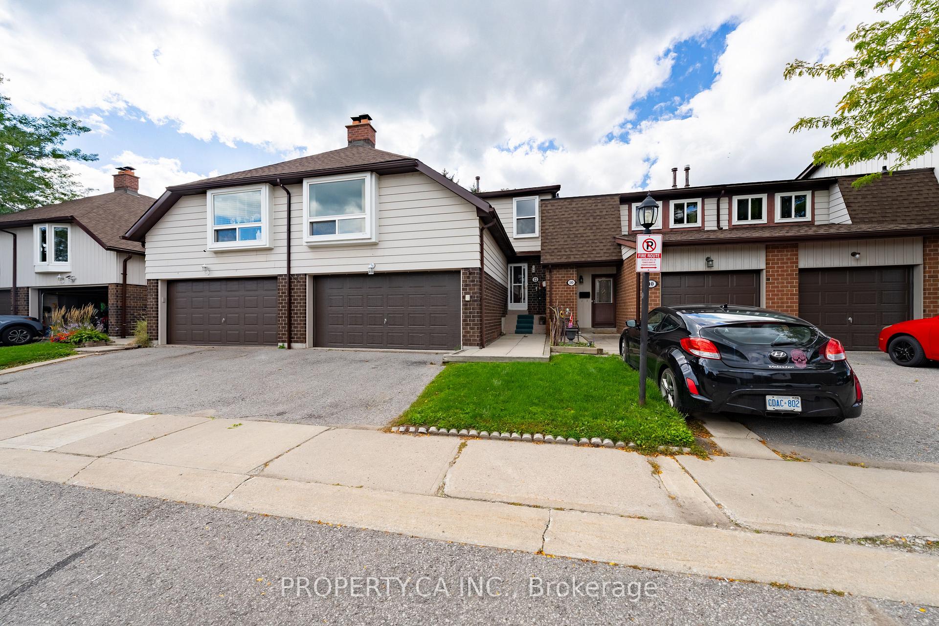 Photo 2 of 12 Deeprose Lane, Ajax, South East — HOMEH