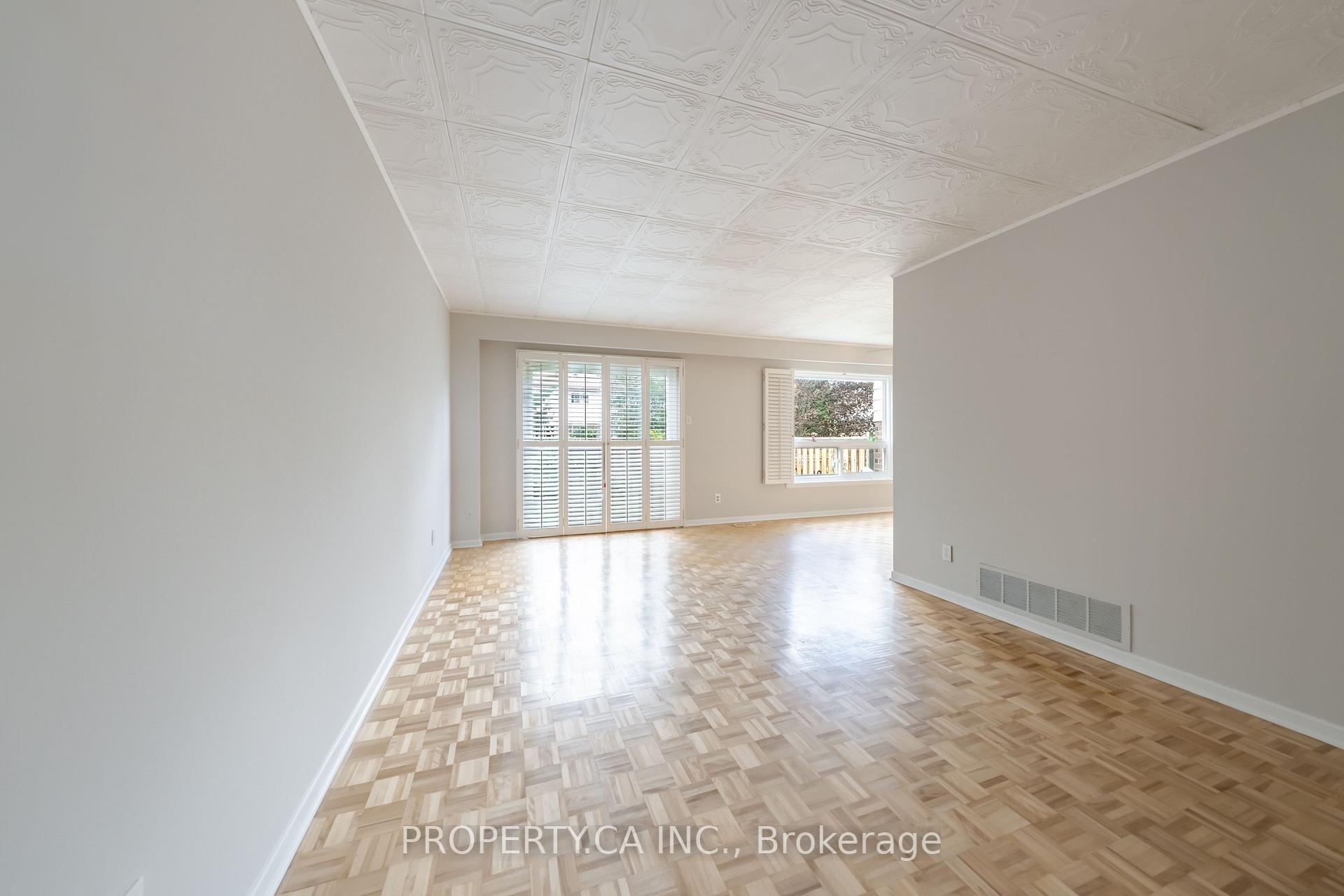Photo 8 of 12 Deeprose Lane, Ajax, South East — HOMEH