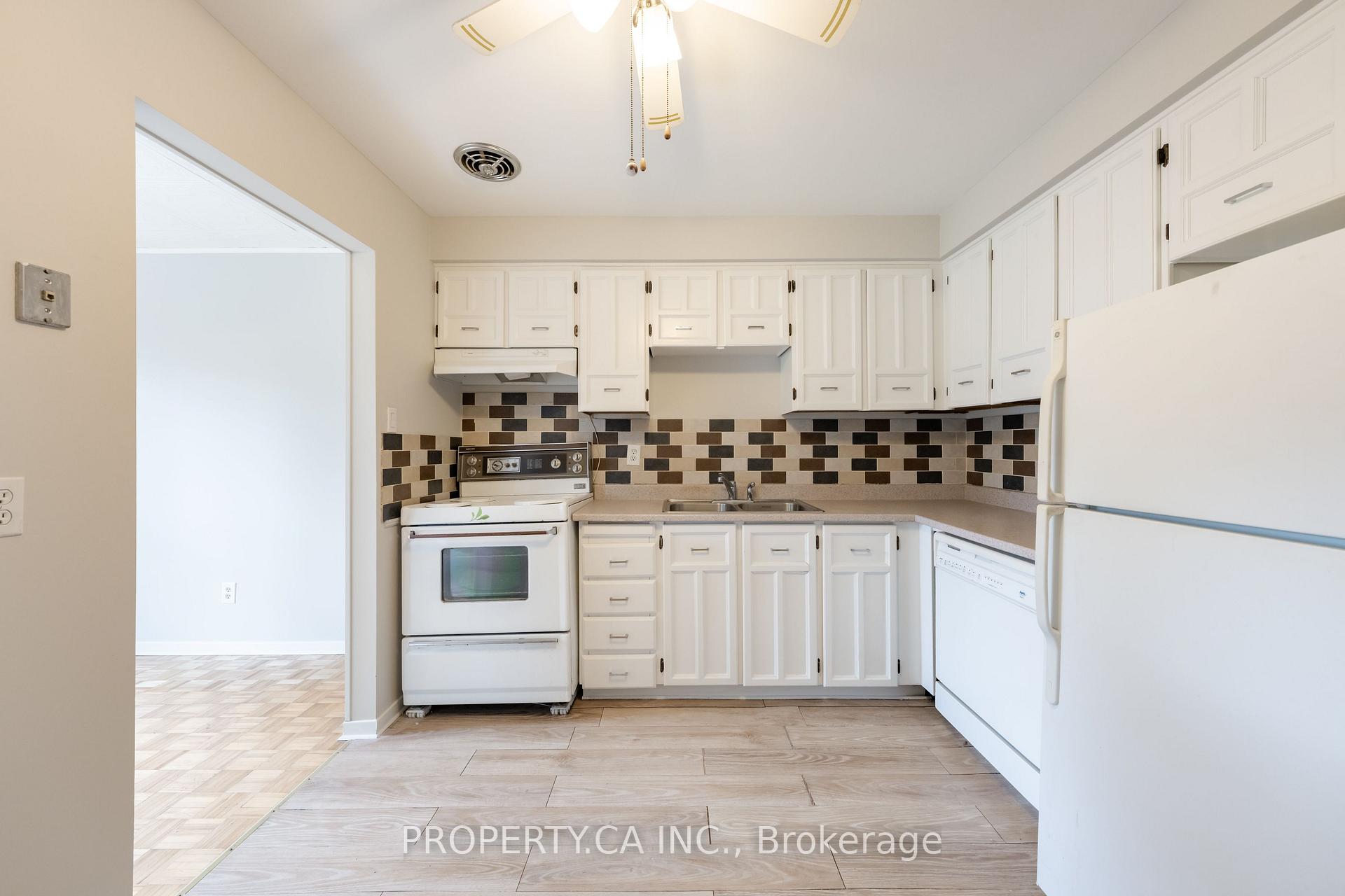 Photo 14 of 12 Deeprose Lane, Ajax, South East — HOMEH