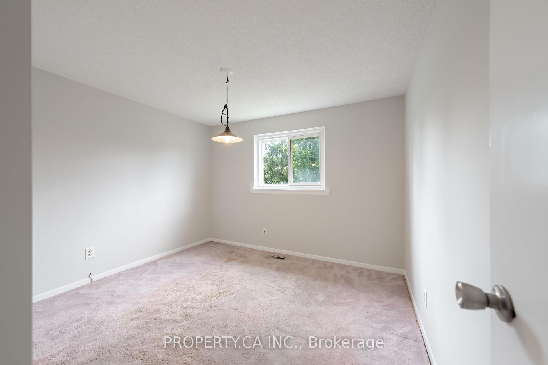Photo 30 of 12 Deeprose Lane, Ajax, South East — HOMEH